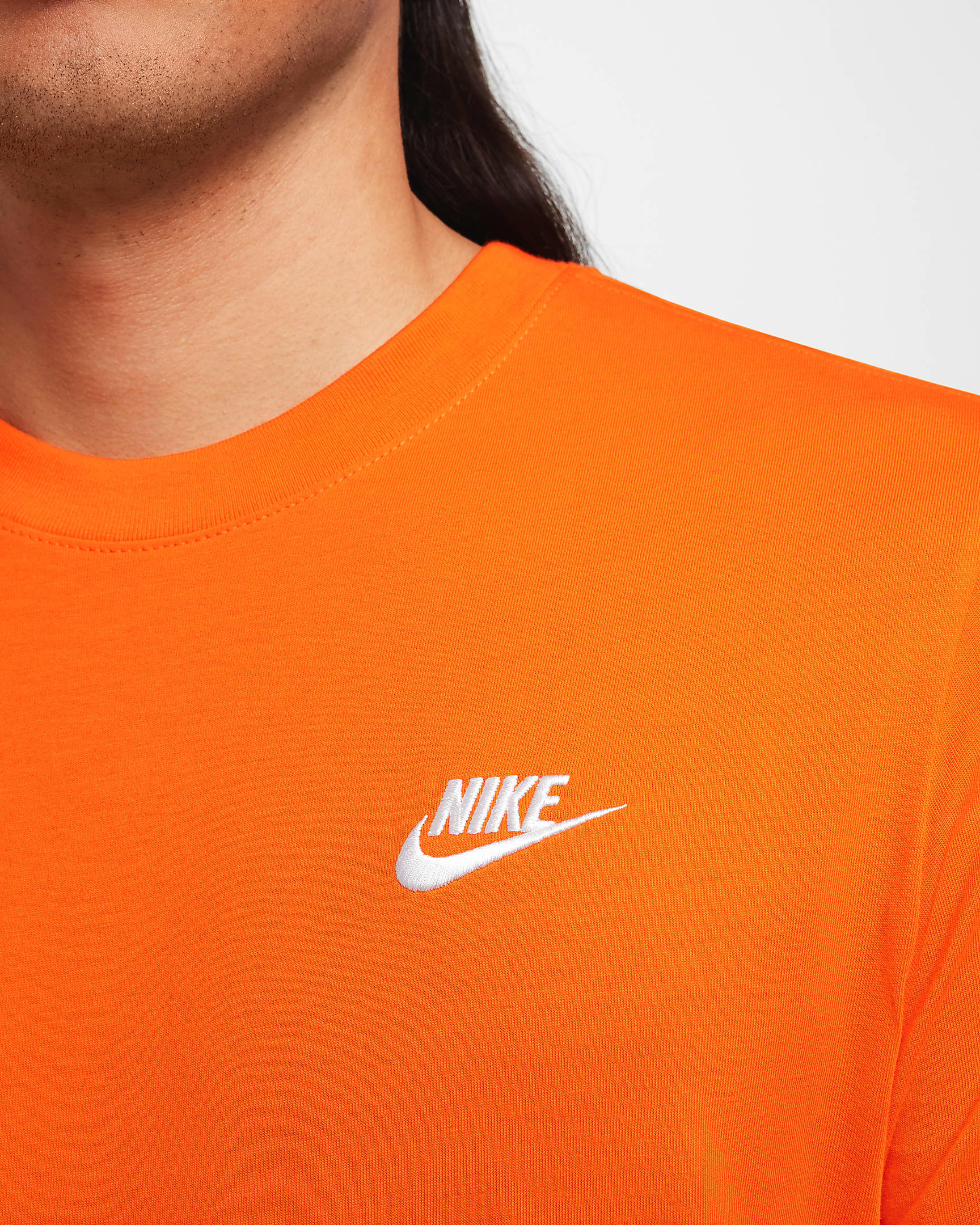 T-shirt Nike Sportswear Club pour Homme - Safety Orange