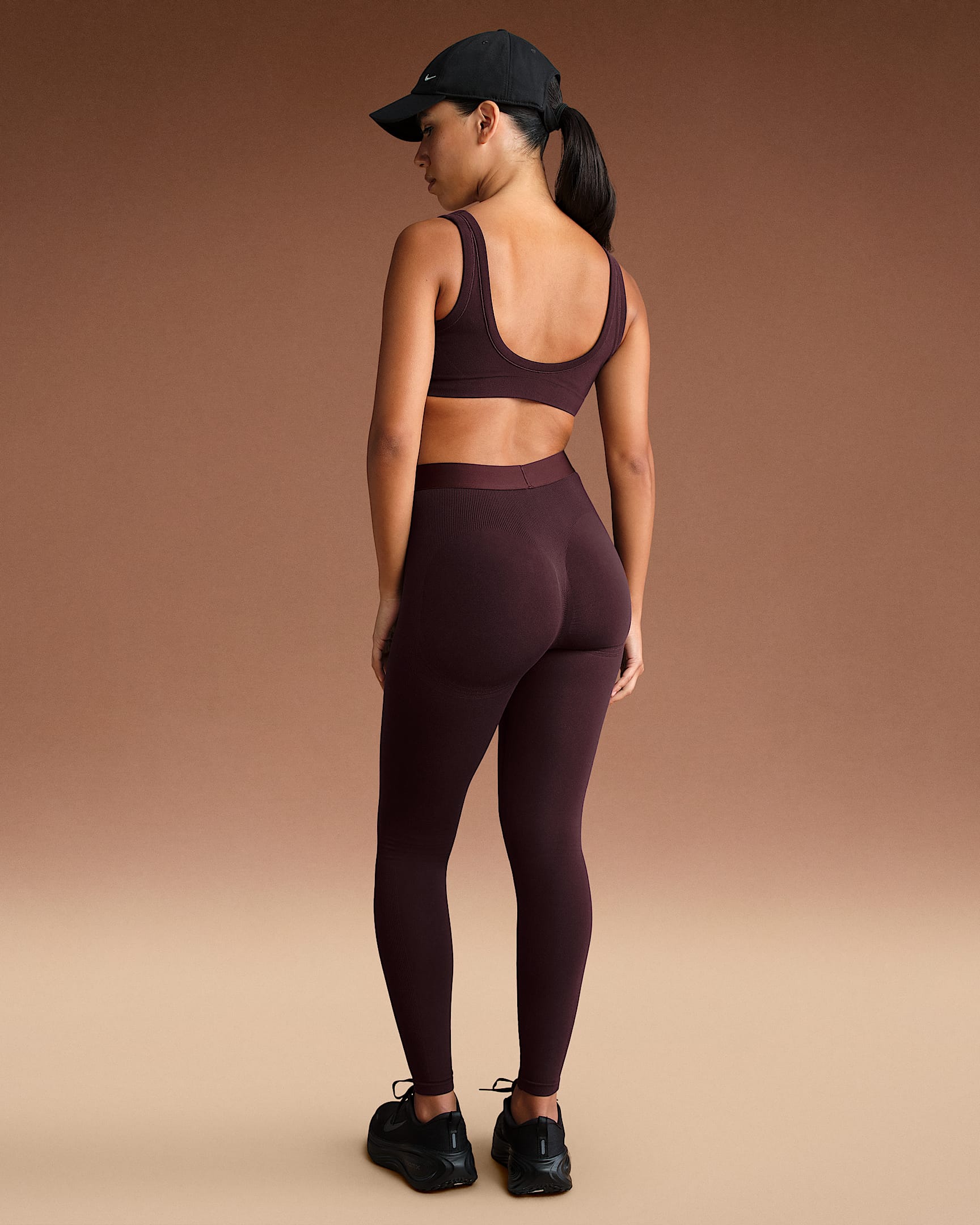 NikeSKIMS Vintage Seamless Women's Scoop Bra