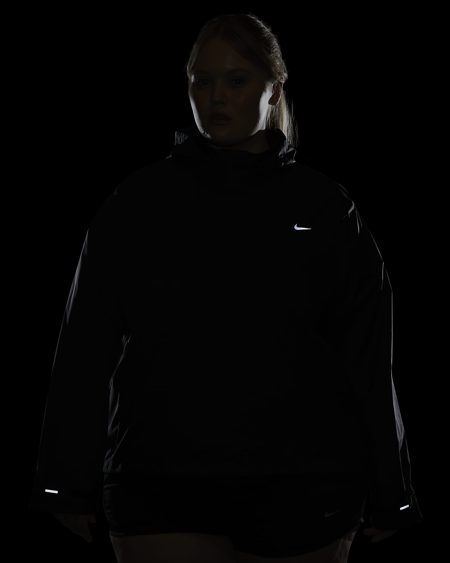 Nike Fast Repel női futókabát (plus size méret) - Fekete/Fekete