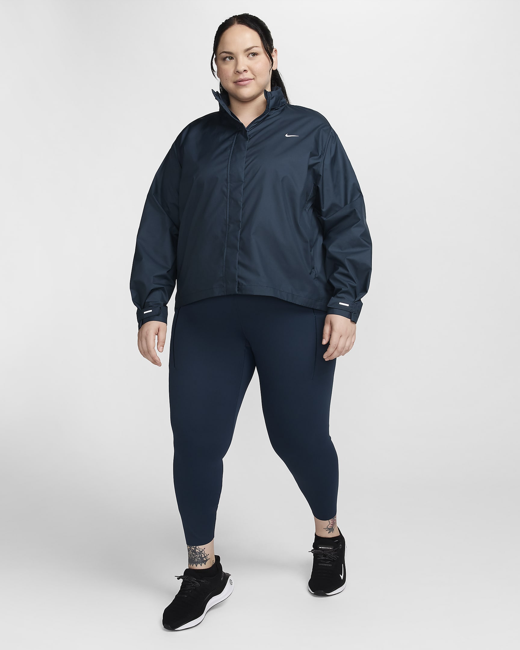 Chamarra de running para mujer (talla grande) Nike Fast Repel - Azul marino militar/Negro