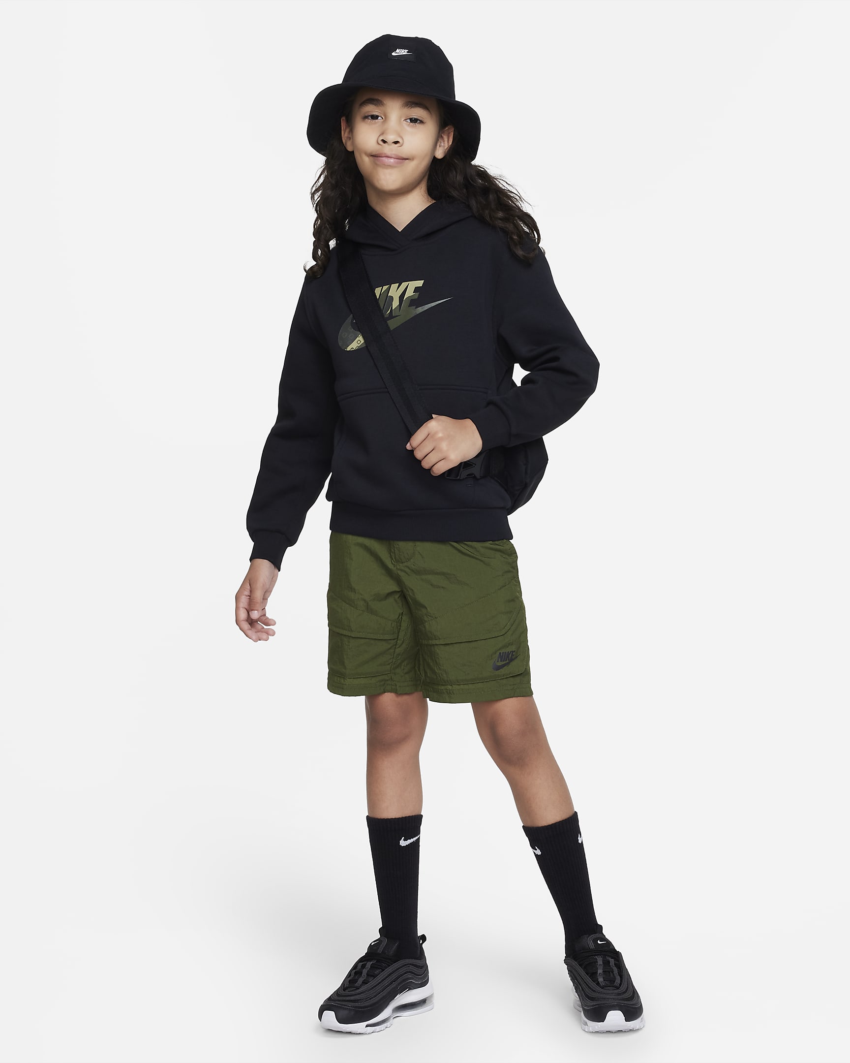 Nike Sportswear Club Fleece Older Kids' Graphic Hoodie. Nike CA