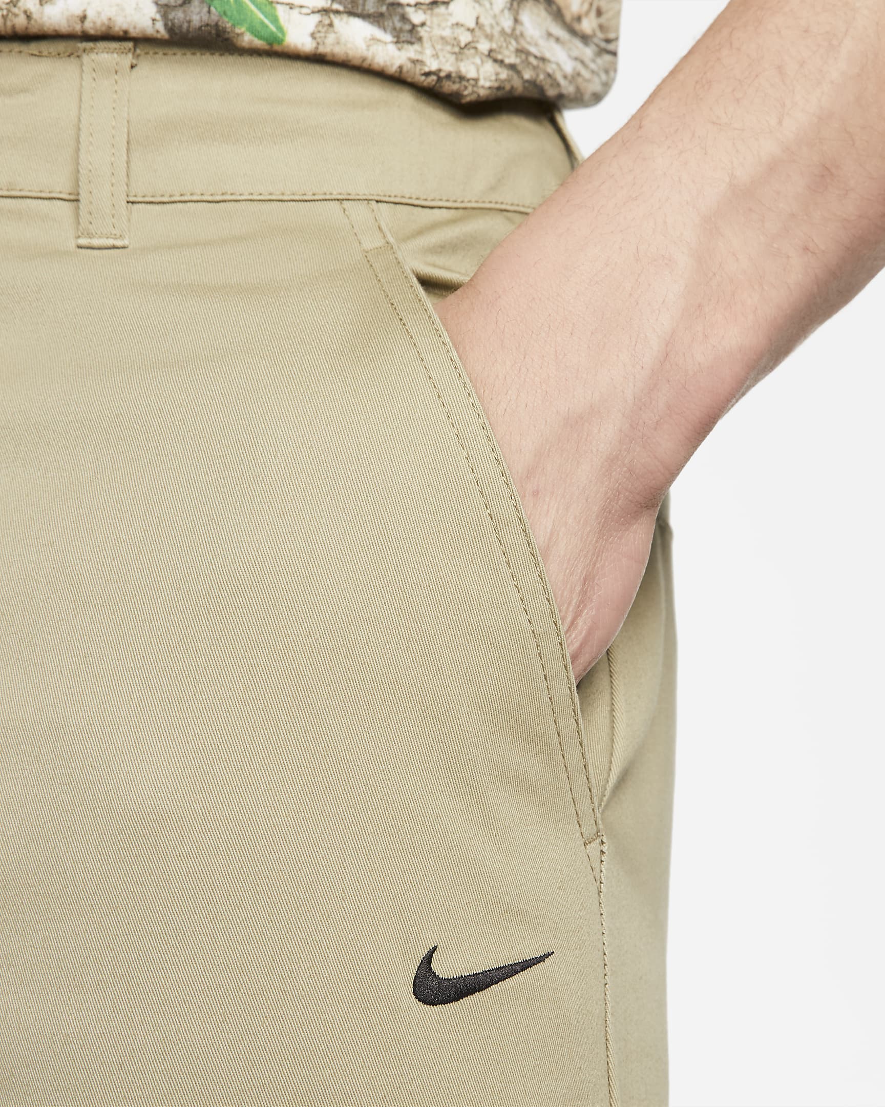 Nike SB Men's Graphic El Chino Skate Trousers. Nike CH