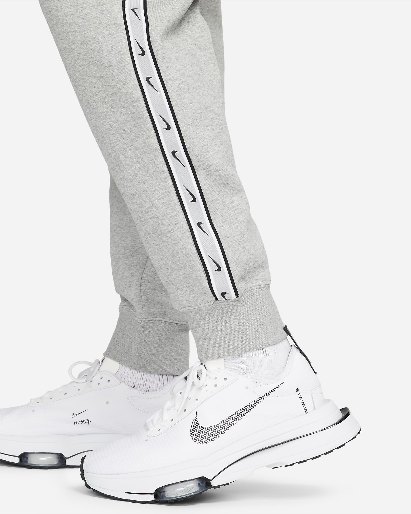 Nike Sportswear Repeat Men's Fleece Cargo Trousers. Nike UK