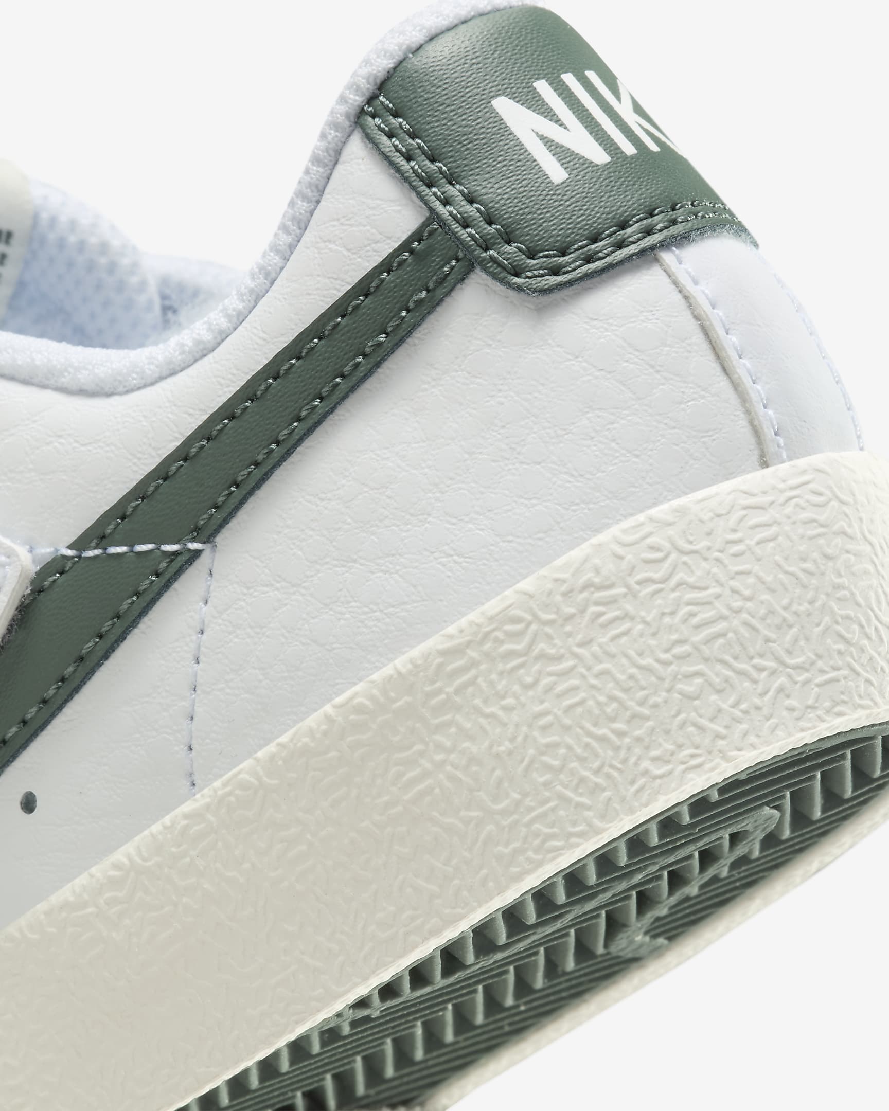 Nike Blazer Low '77 Younger Kids' Shoes - White/Sail/Vintage Green