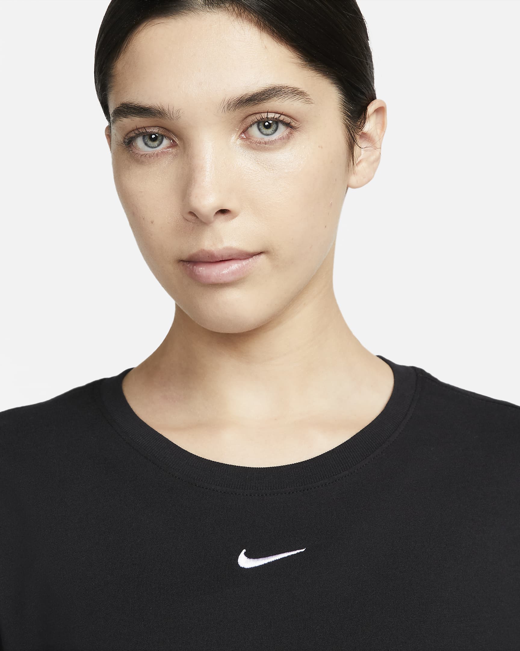 Nike Sportswear Premium Essentials Women's Long-Sleeve T-Shirt. Nike SE