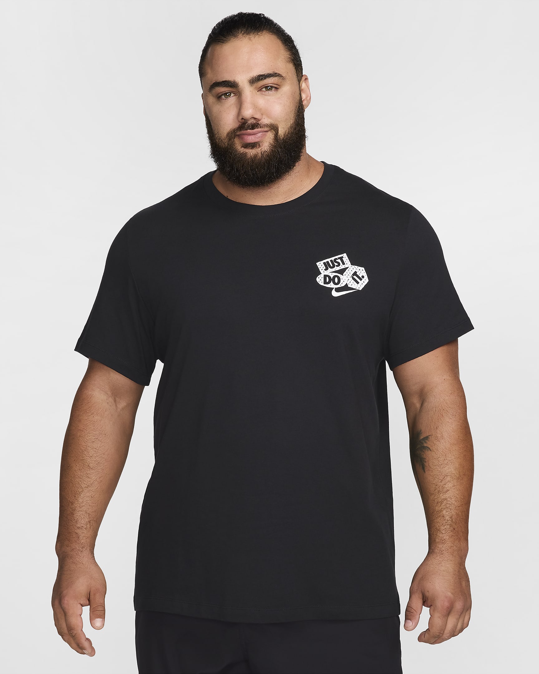 Nike Men's Fitness T-Shirt - Black