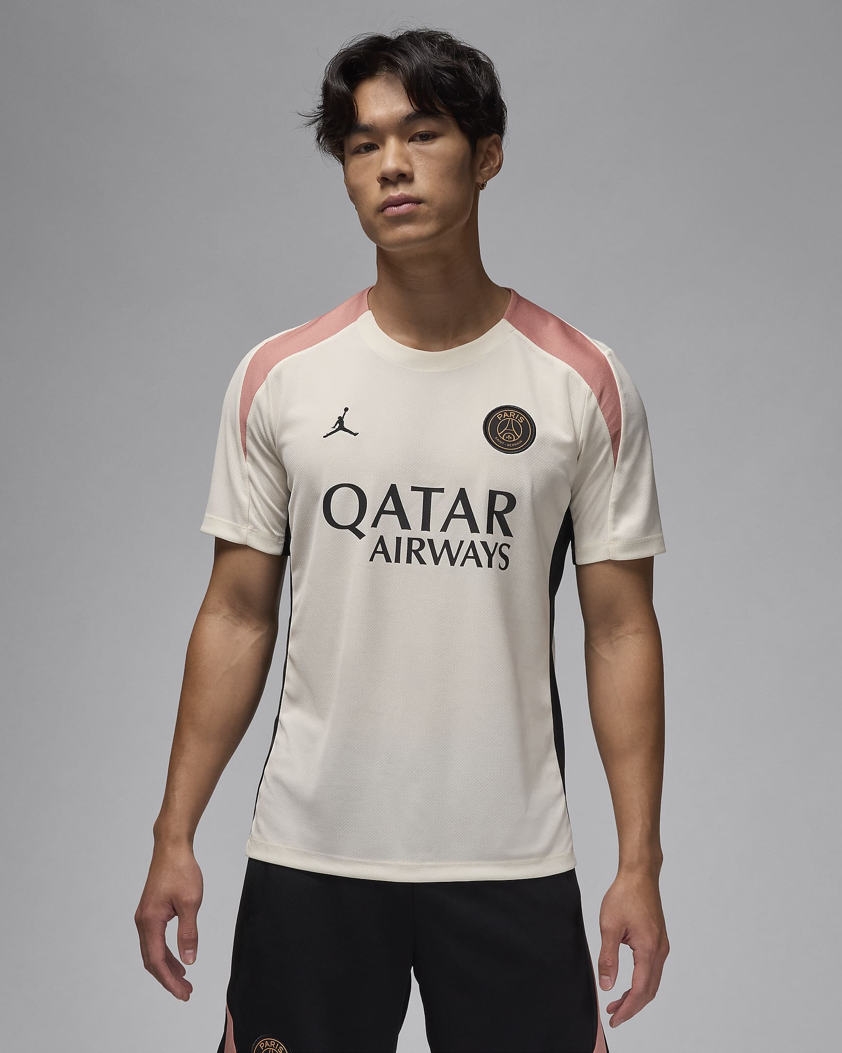 Męska koszulka piłkarska z dzianiny z krótkim rękawem Jordan Dri-FIT Paris Saint-Germain Strike (wersja trzecia) - Pale Ivory/Pale Ivory/Rust Pink/Czerń