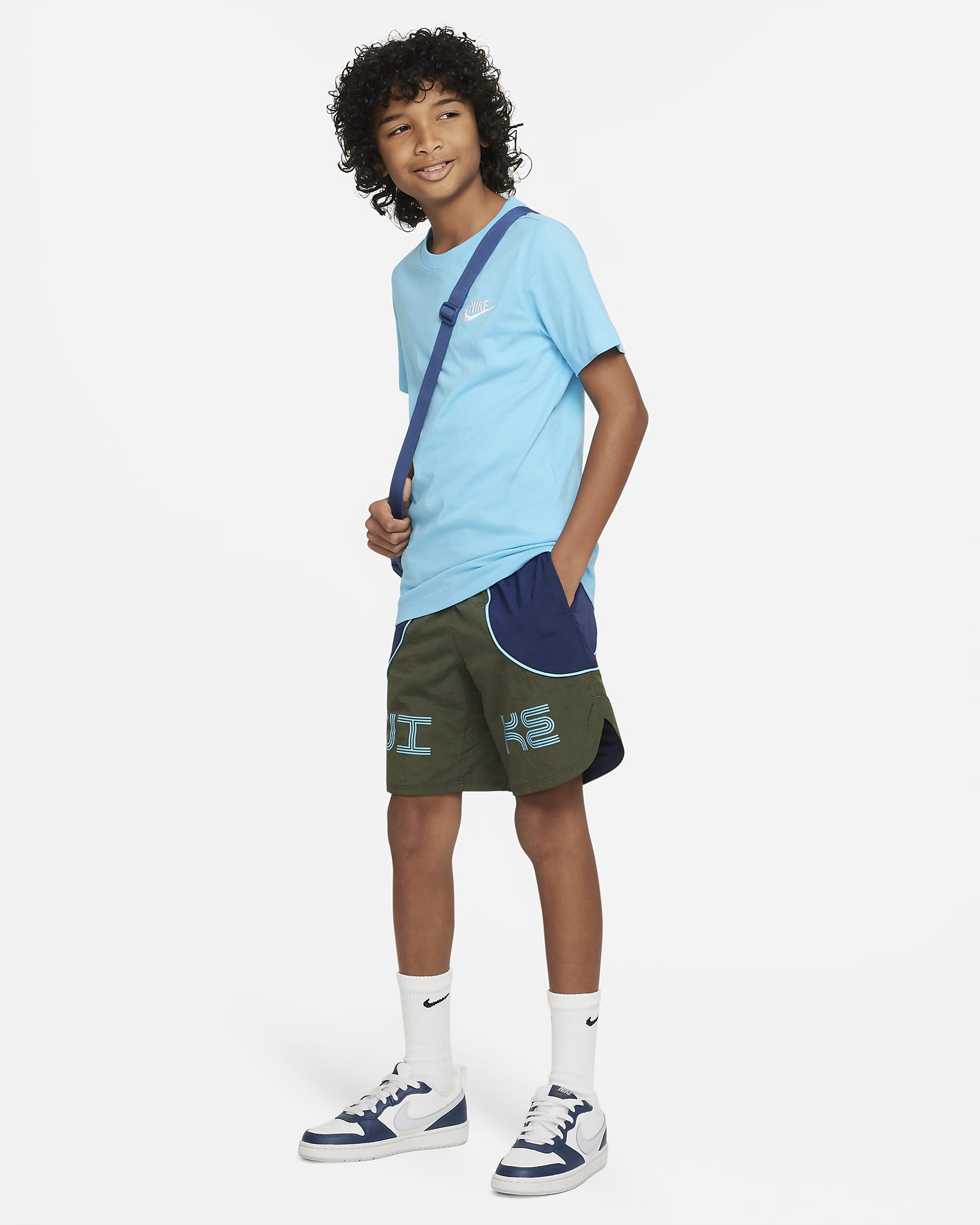 Nike Sportswear Older Kids' T-Shirt - Baltic Blue/White