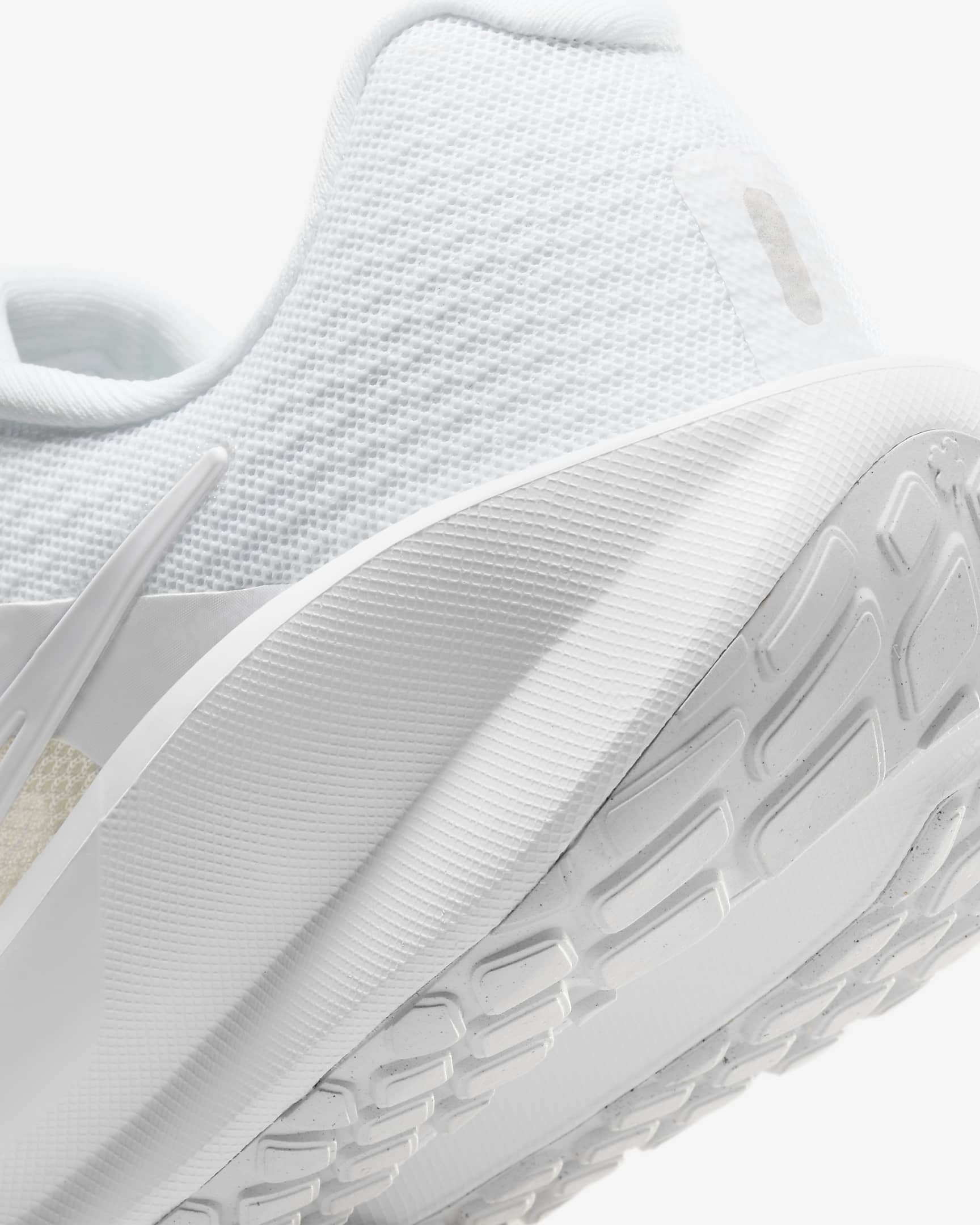 Tenis de correr en pavimento para mujer Nike Downshifter 13 - Blanco/Tinte platino/Blanco