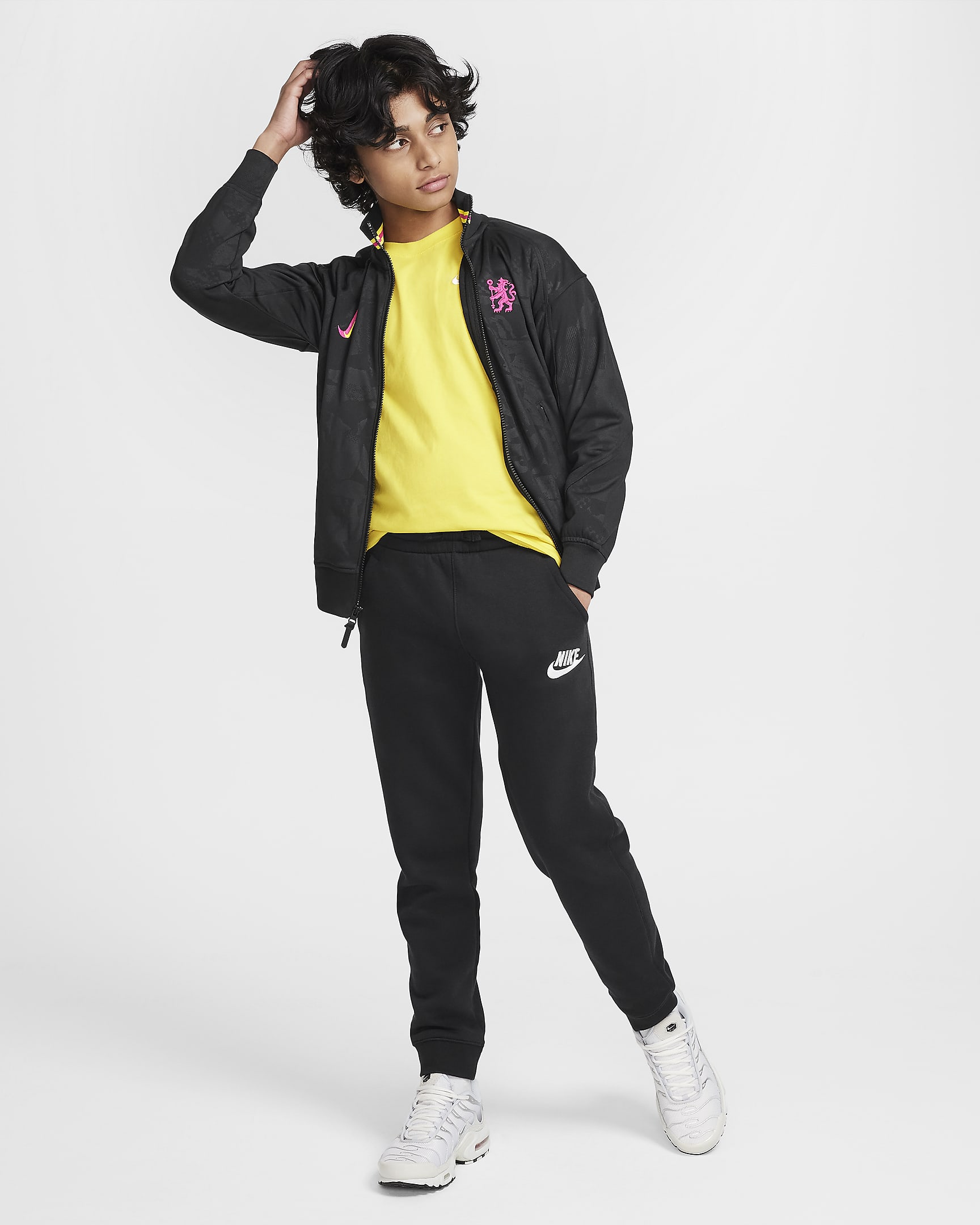 Chelsea F.C. Academy Pro Third Older Kids' Nike Dri-FIT Football Anthem Jacket - Black/Opti Yellow/Pink Prime