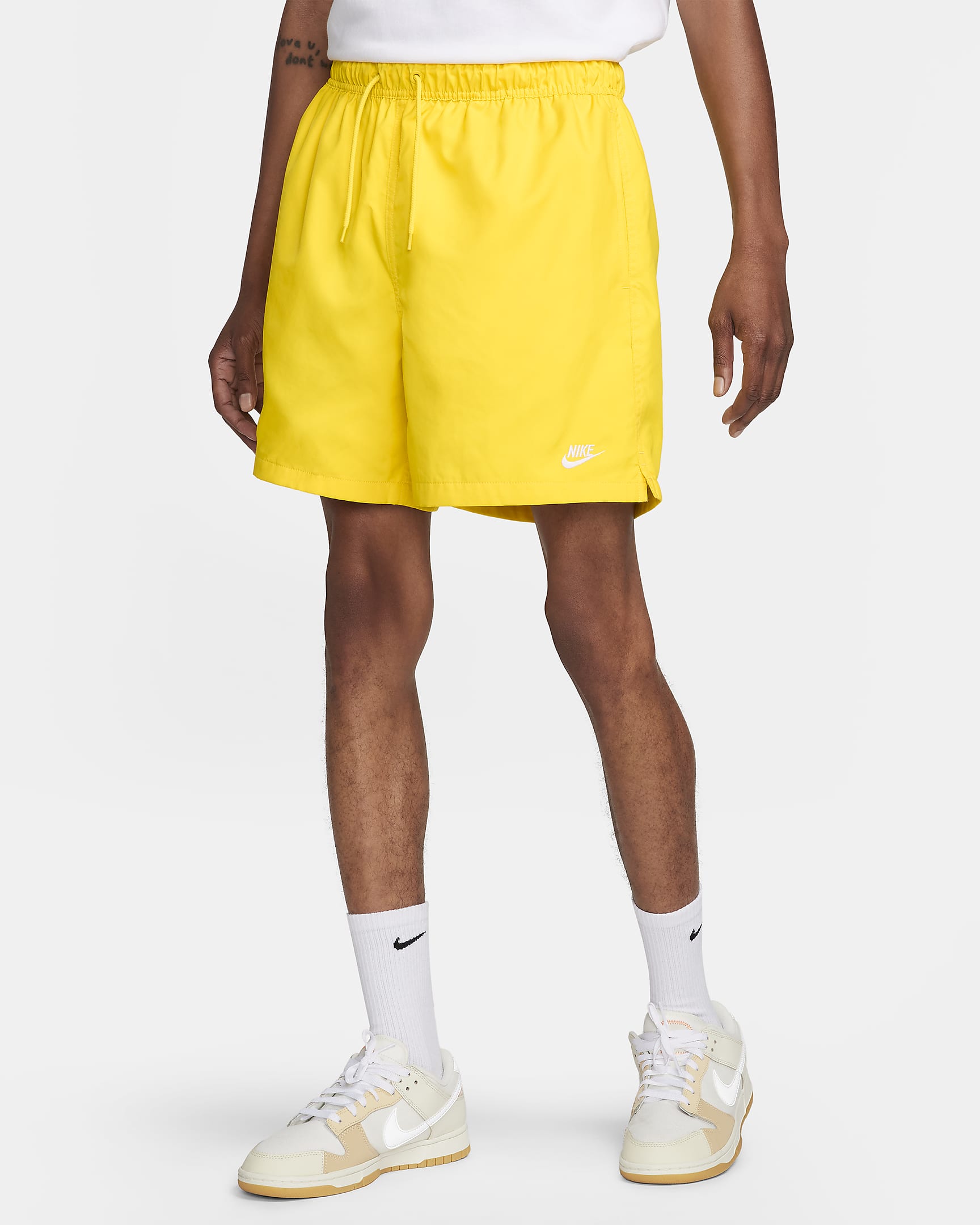 Short Flow tissé Nike Club pour homme - Lightning/Blanc