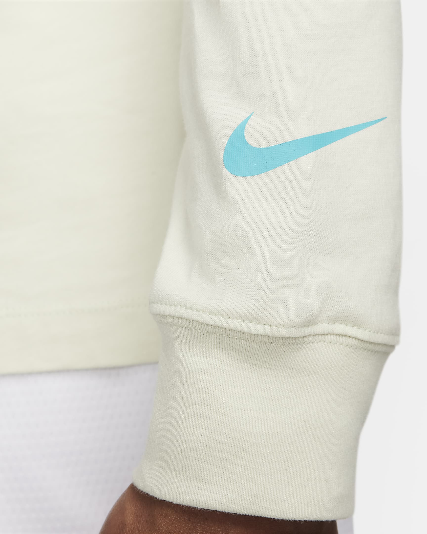 LeBron Men's Long-Sleeve T-Shirt. Nike.com