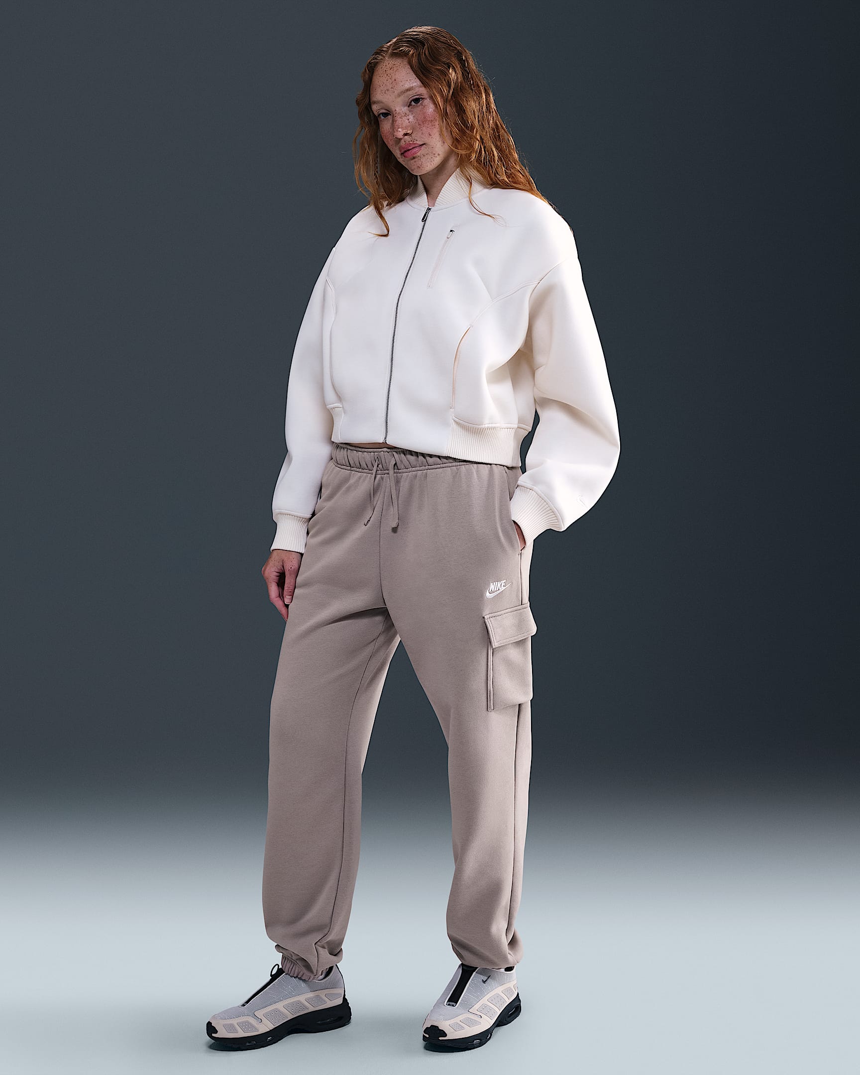 Nike Sportswear Club Fleece Women's Mid-Rise Oversized Cargo Sweatpants - Malt/White