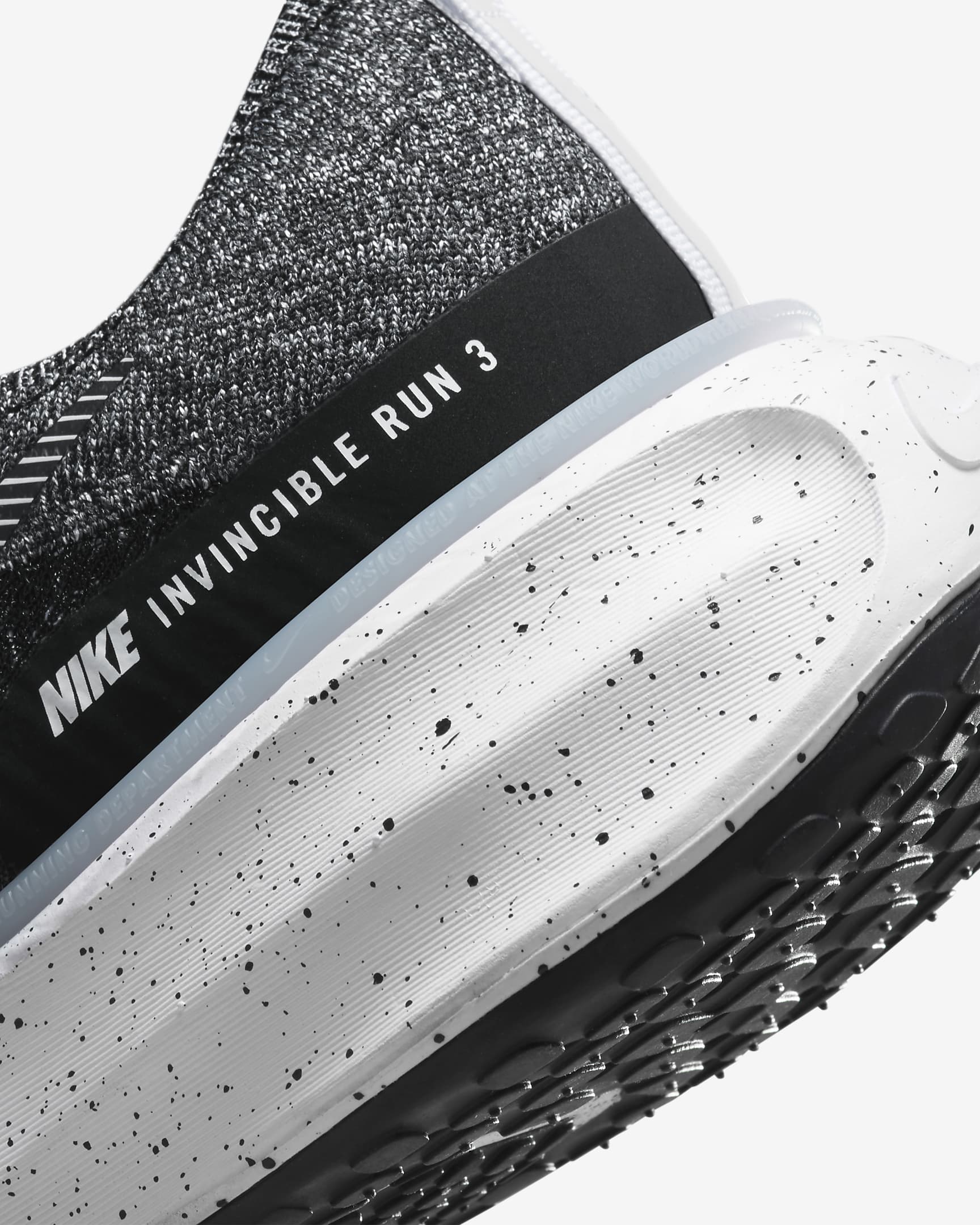 Męskie buty do biegania po asfalcie Nike Invincible 3 - Czerń/Biel