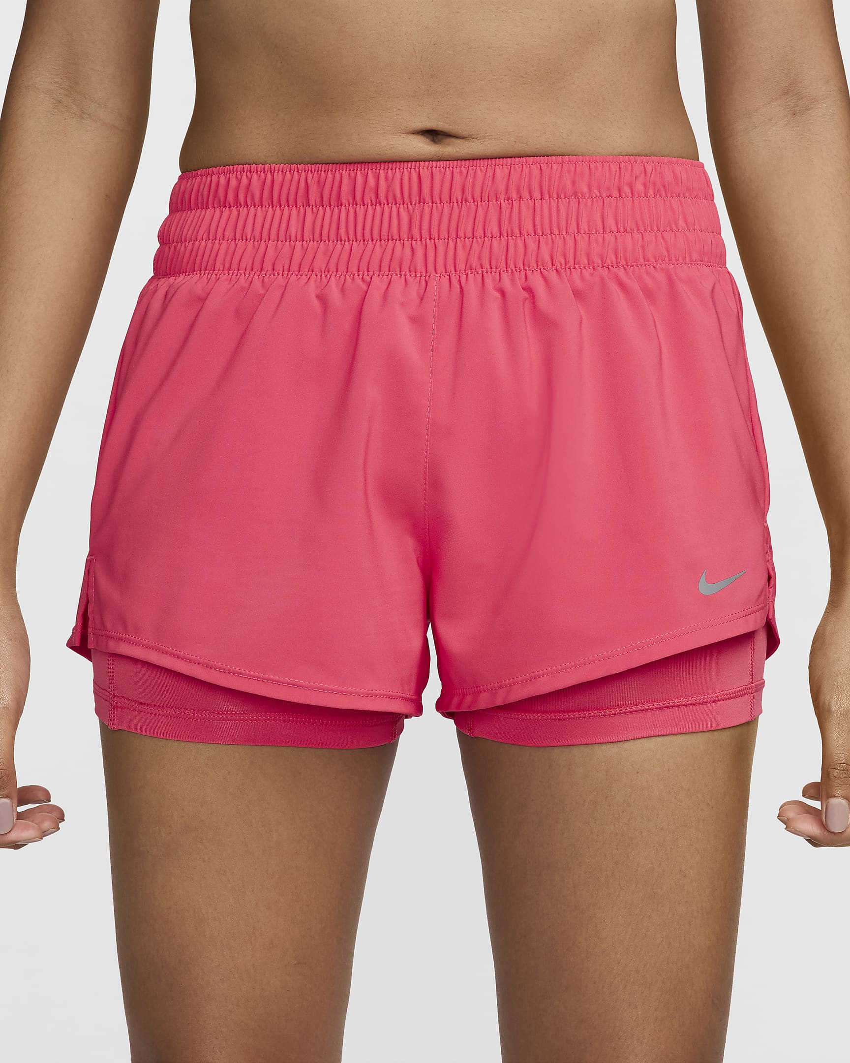 กางเกงขาสั้น 2-in-1 เอวปานกลาง 3 นิ้วผู้หญิง Nike Dri-FIT One - Aster Pink