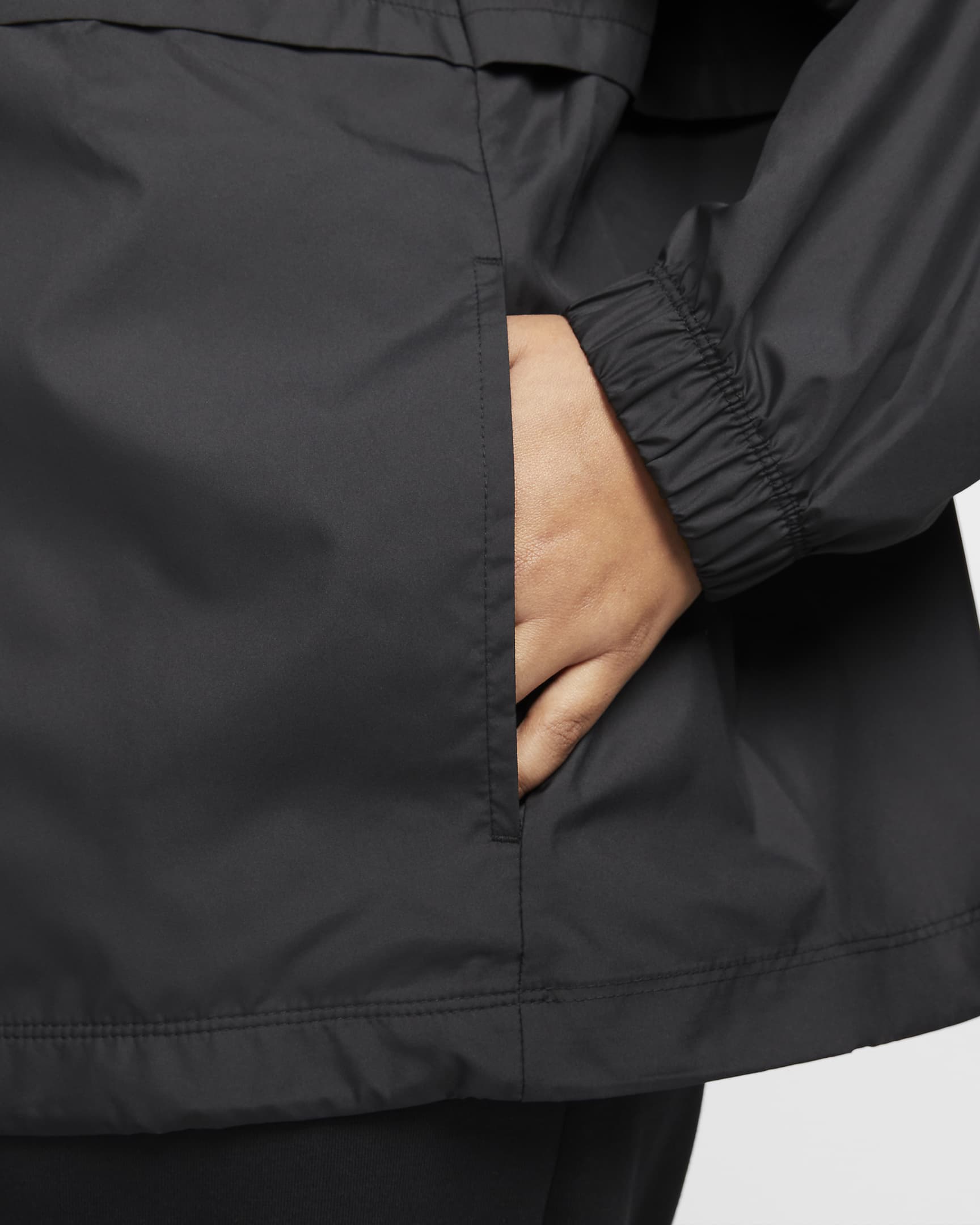 Nike Sportswear Essential Repel Women's Woven Jacket (Plus Size) - Black/White