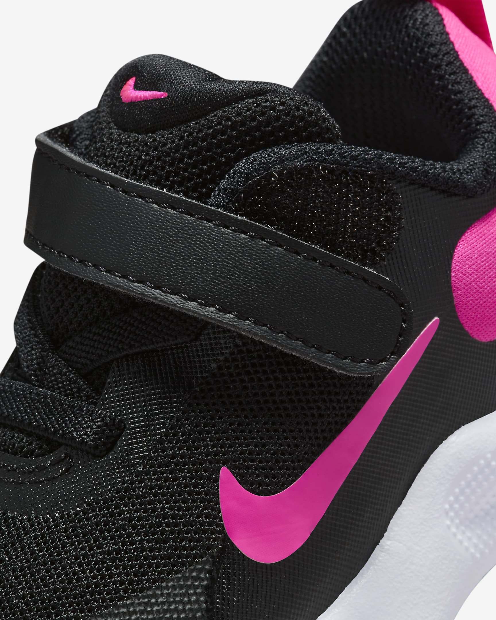 Nike Revolution 7 Schuh für Babys und Kleinkinder - Schwarz/Weiß/Hyper Pink