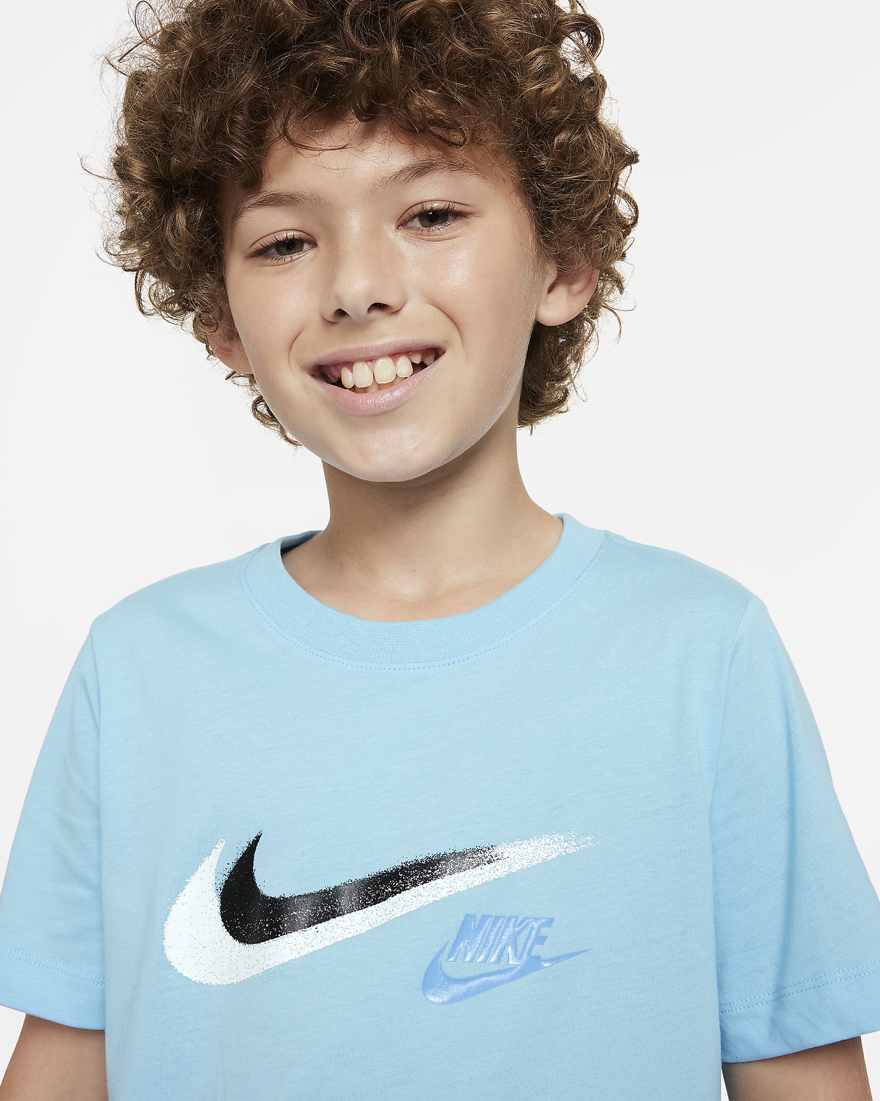Nike Sportswear Older Kids' (Boys') Graphic T-Shirt. Nike IL