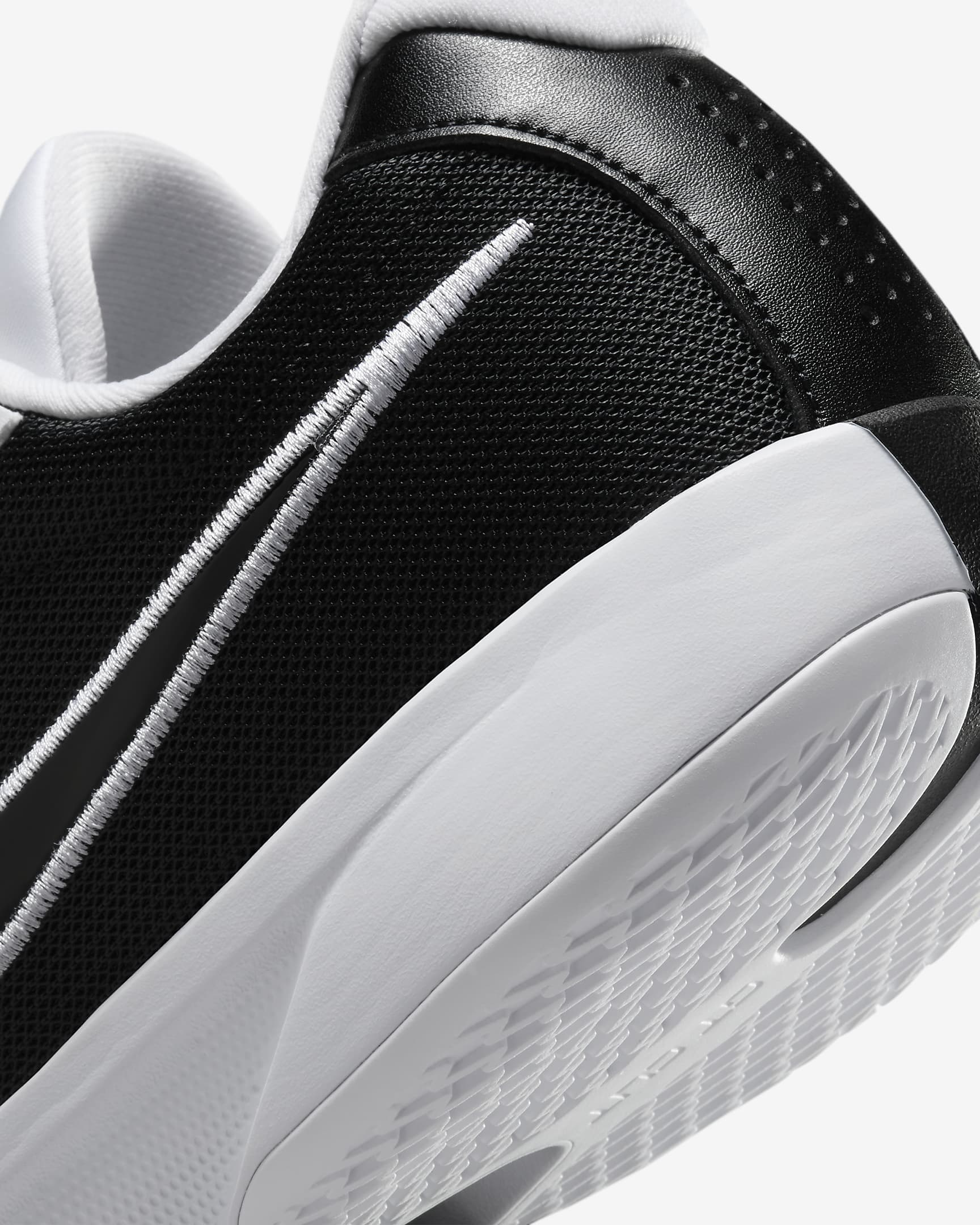 Nike G.T. Cut Academy Basketball Shoes - Black/White