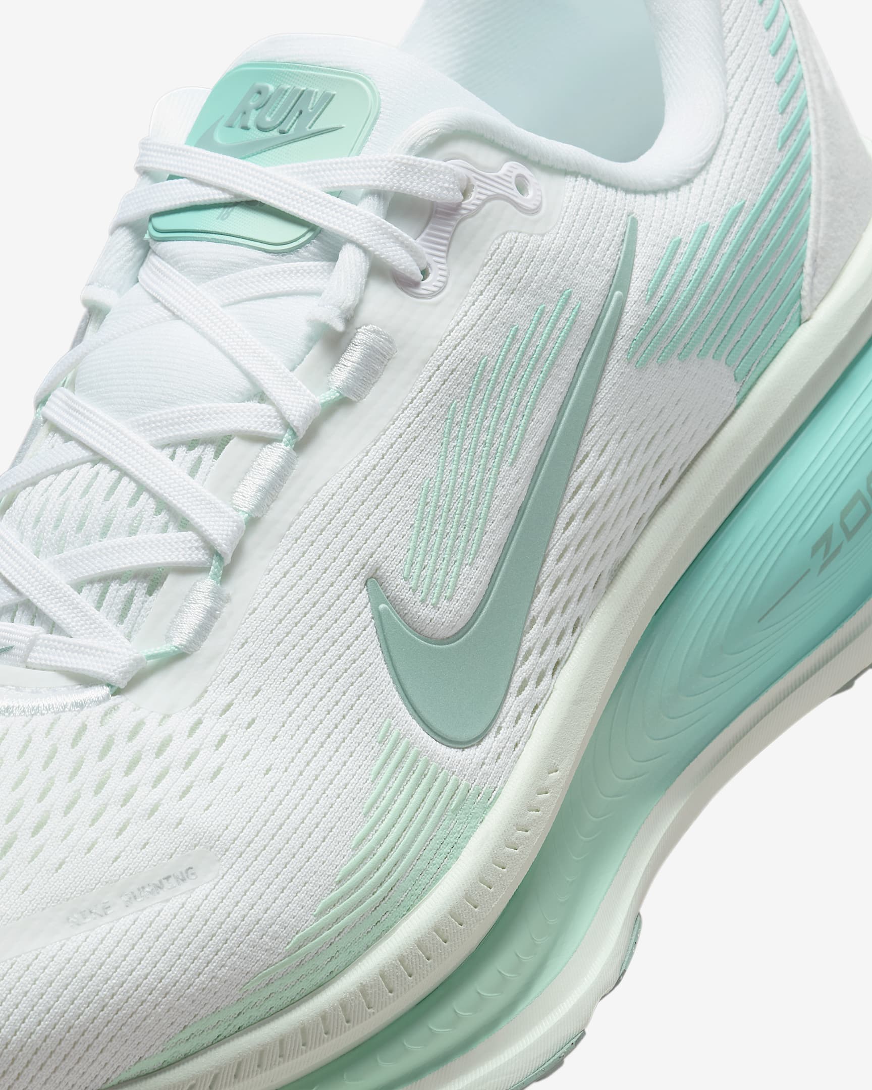 Nike Vomero 18 Women's Road Running Shoes - White/Bleached Turquoise/Mint Foam/Cannon