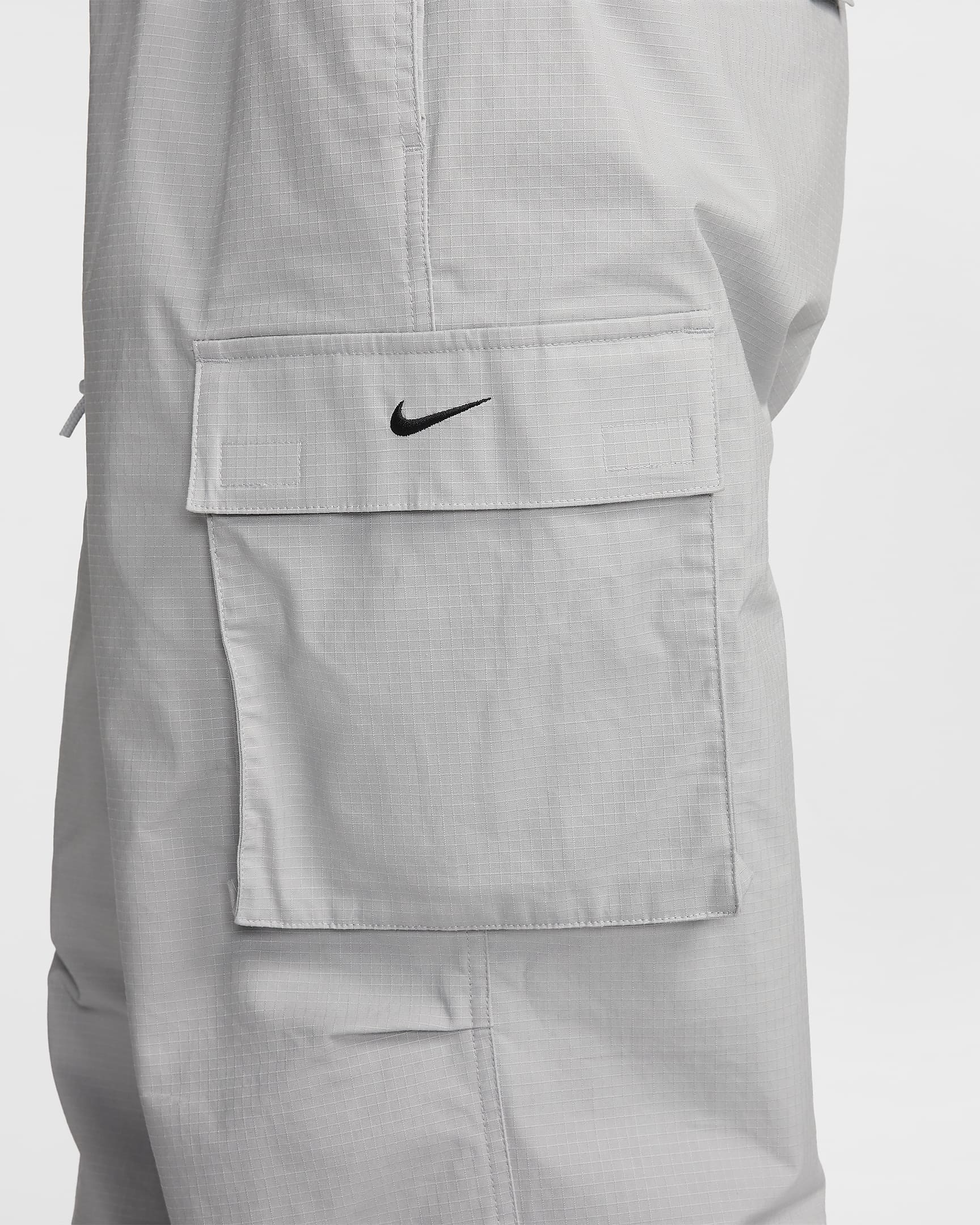 Nike Sportswear ekstra stor cargobukse med mellomhøyt liv til dame - Light Smoke Grey/Svart