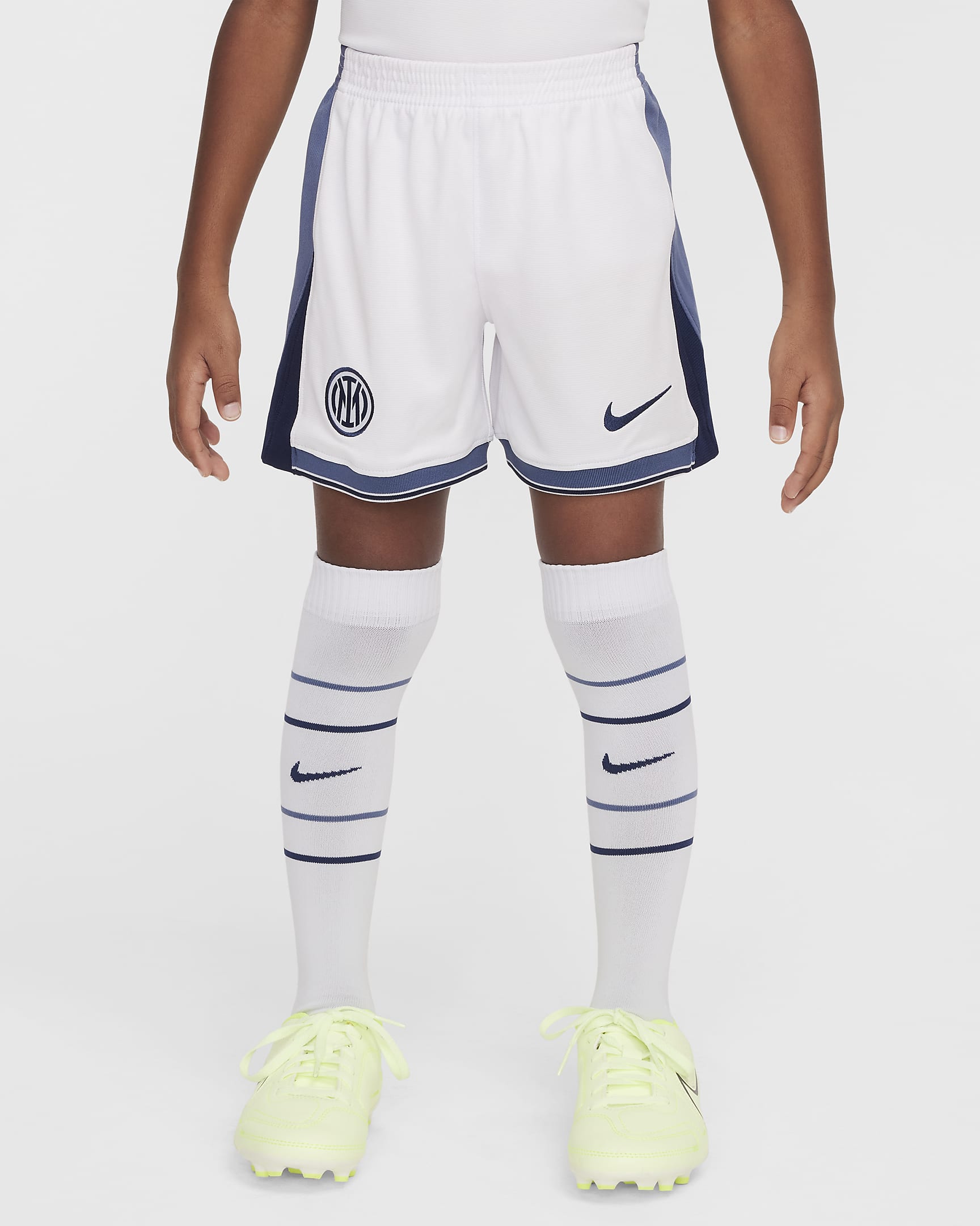 Inter Mailand 2024/25 Stadium Away dreiteiliges Nike Replika-Fußballtrikot-Set (jüngere Kinder) - Summit White/Iris Whisper/Summit White/Midnight Navy