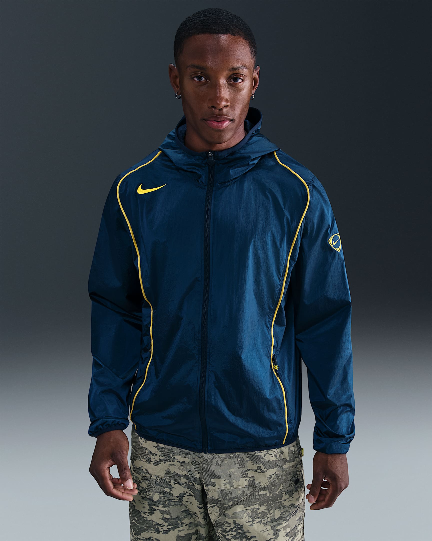 Nike Total 90 Repel-fodboldjakke med fuld lynlås til mænd - Midnight Navy/Game Royal/Lightning/Lightning