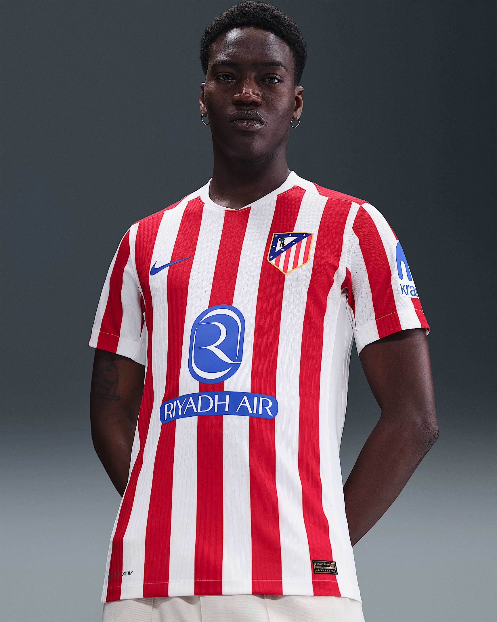 アトレティコ マドリード 2025/26 マッチ ホーム メンズ ナイキ Dri-FIT ADV サッカー オーセンティック ユニフォーム - スポーツレッド/ホワイト/ハイパーロイヤル