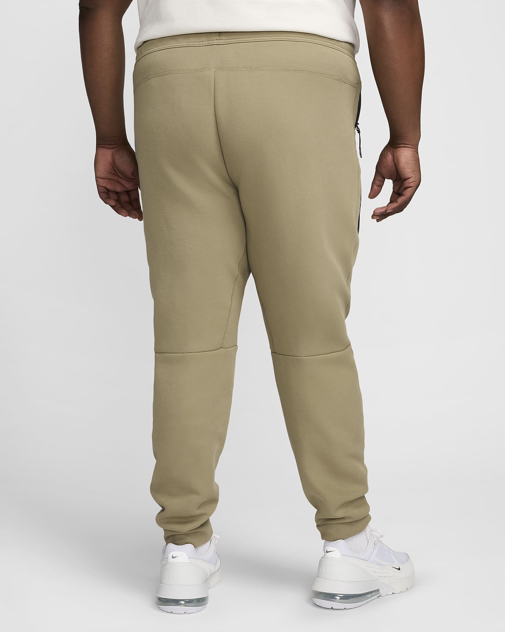 Joggingbyxor Nike Sportswear Tech Fleece för män - Neutral Olive/Svart