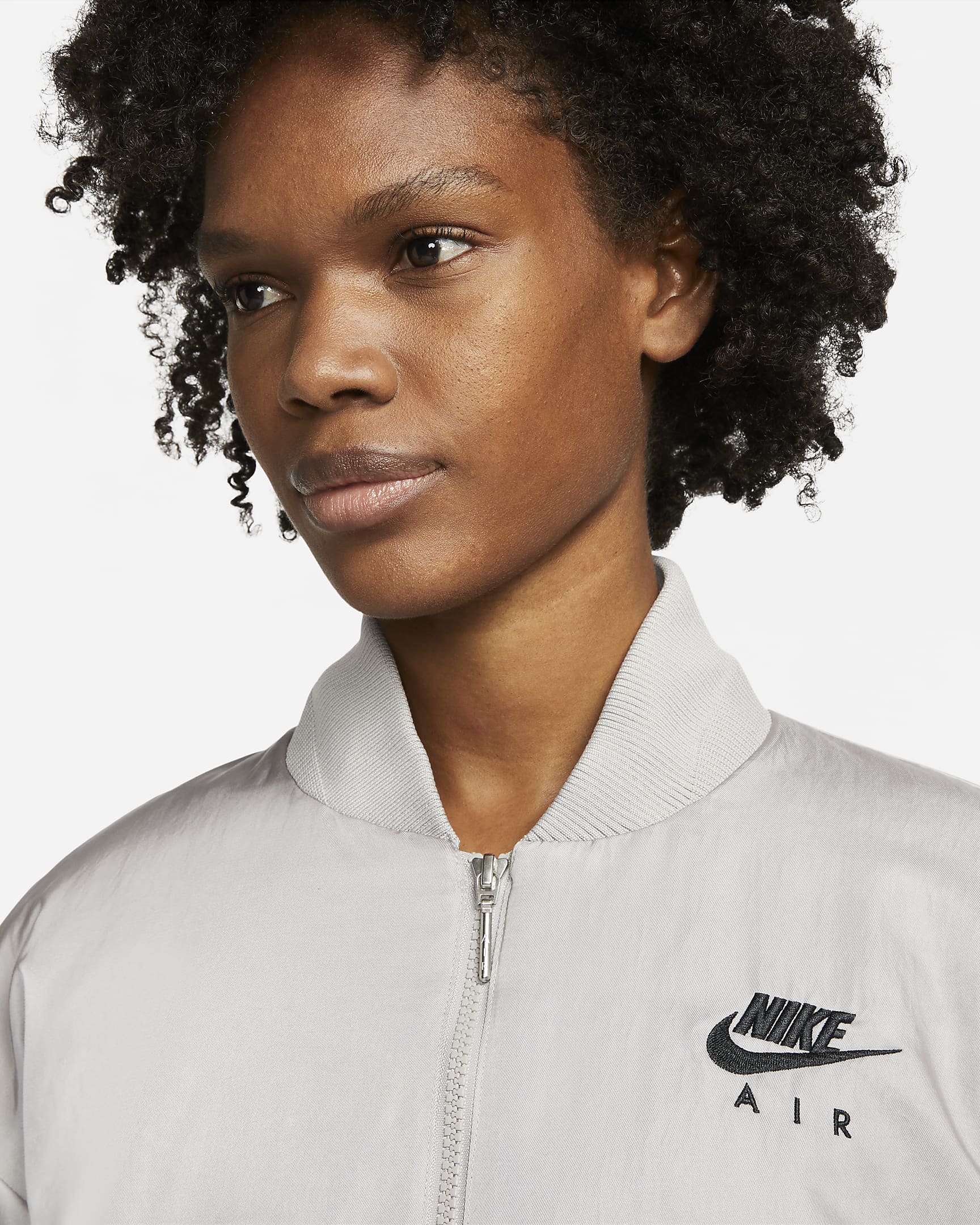 Chamarra bomber con relleno sintético para mujer Nike Air ThermaFIT