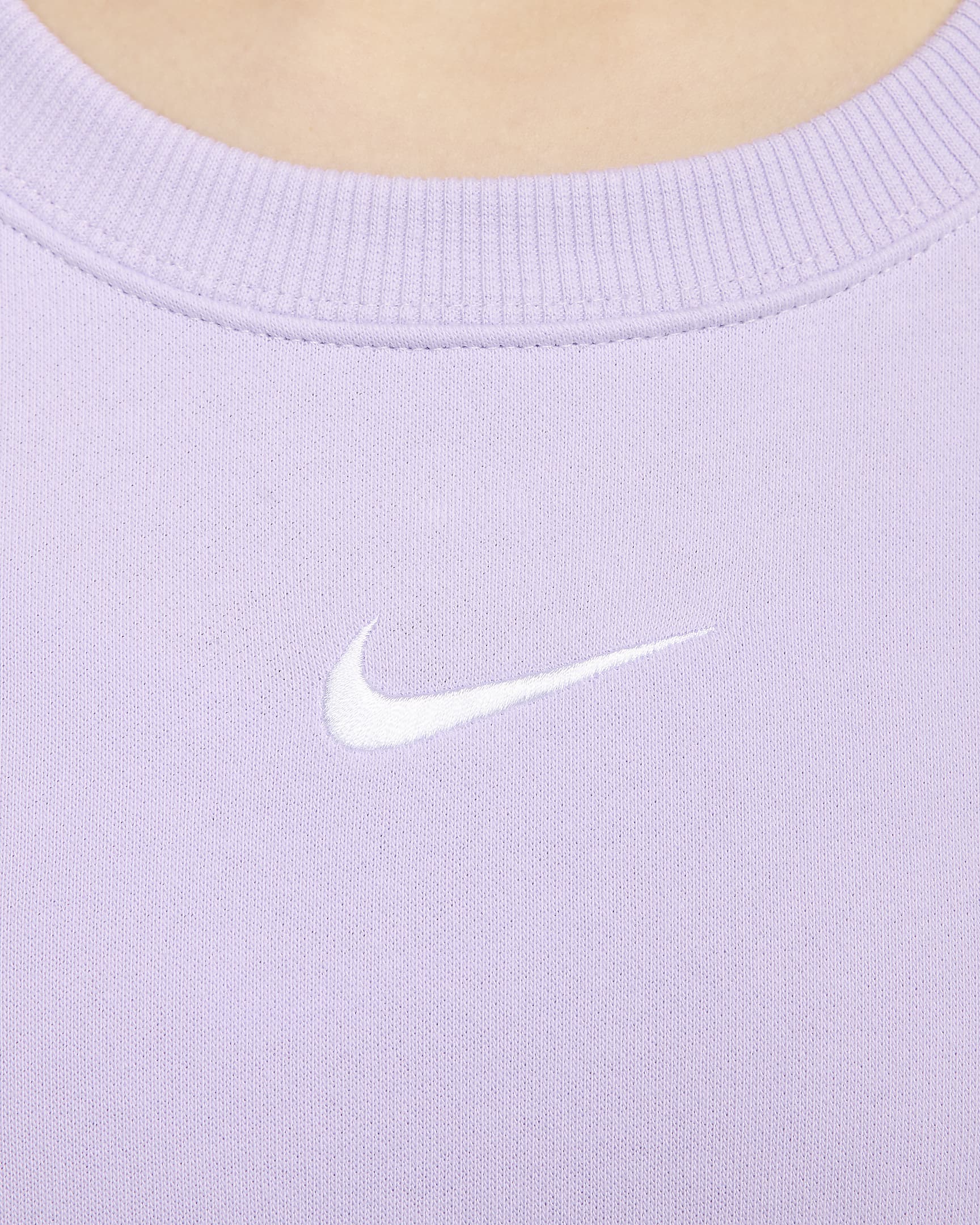 เสื้อวอร์มคอกลมผ้าเฟรนช์เทรีขนาดโอเวอร์-โอเวอร์ไซส์ผู้หญิง Nike Sportswear Phoenix Fleece - Violet Mist/ขาว