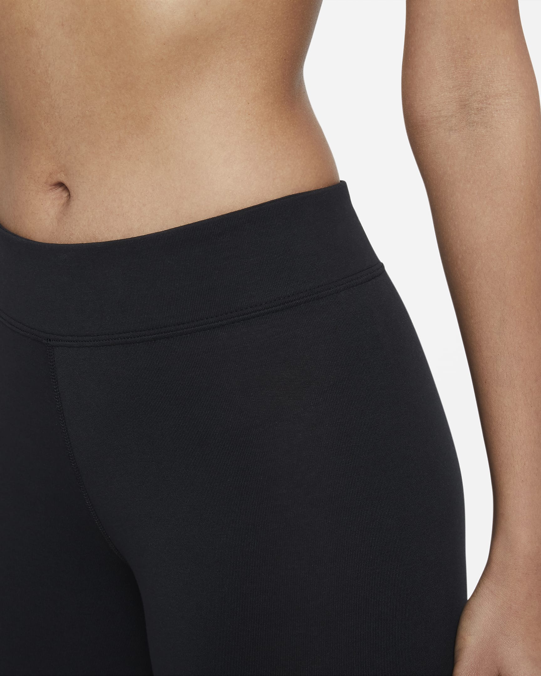 Nike Sportswear Essential-7/8-leggings med mellemhøj talje til kvinder - sort/hvid