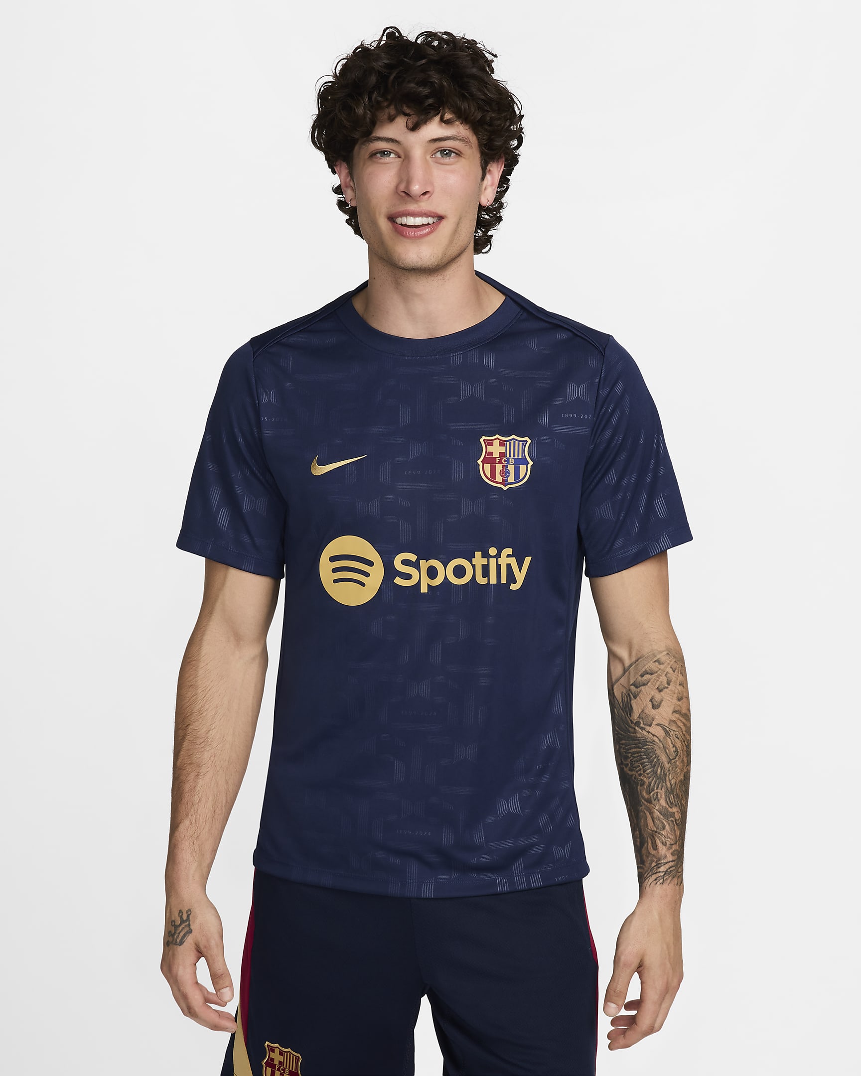 Męska przedmeczowa koszulka piłkarska z krótkim rękawem Nike Dri-FIT FC Barcelona Academy Pro (wersja domowa) - Midnight Navy/Midnight Navy/Club Gold