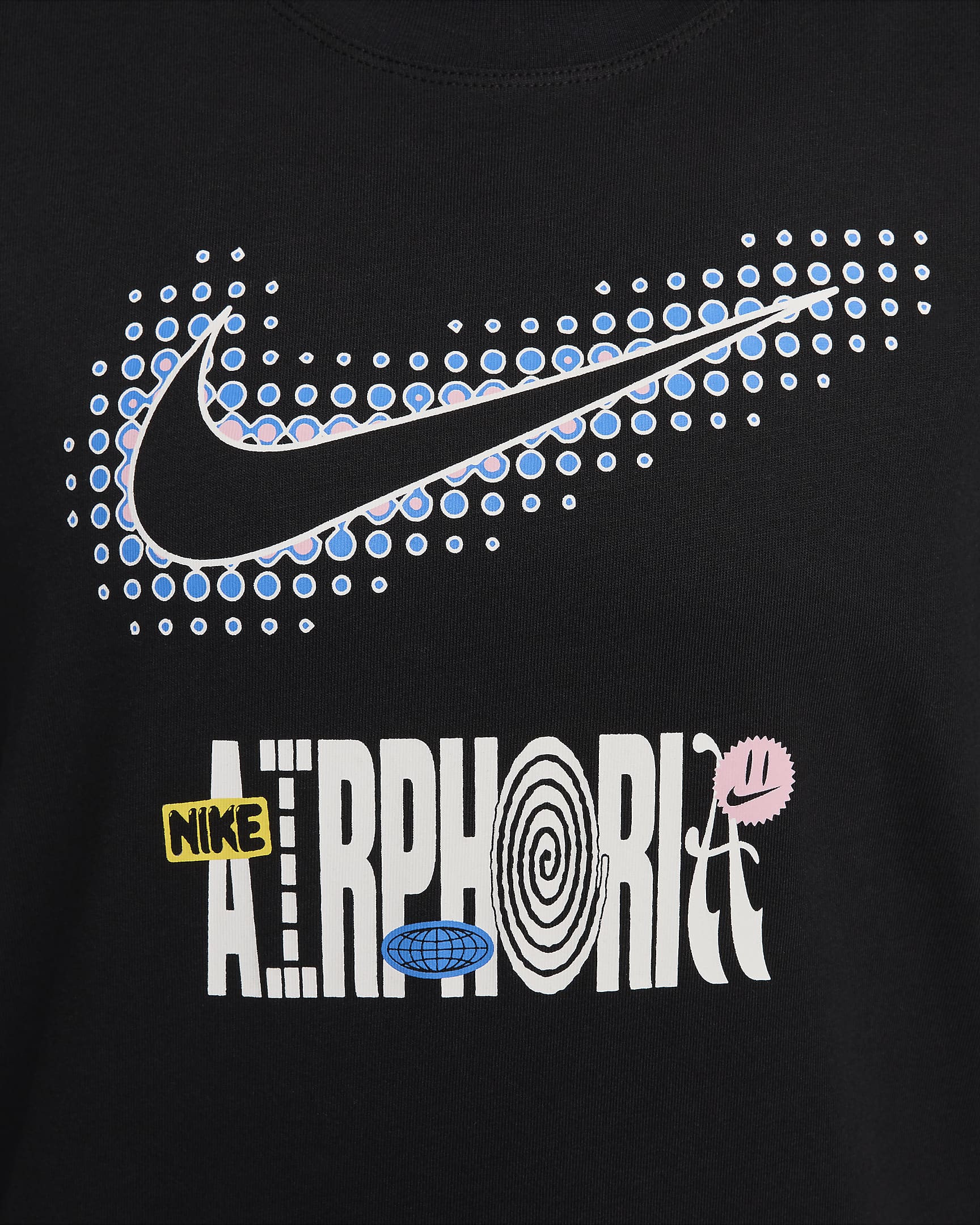 Nike Sportswear Women's Graphic T-Shirt - Black