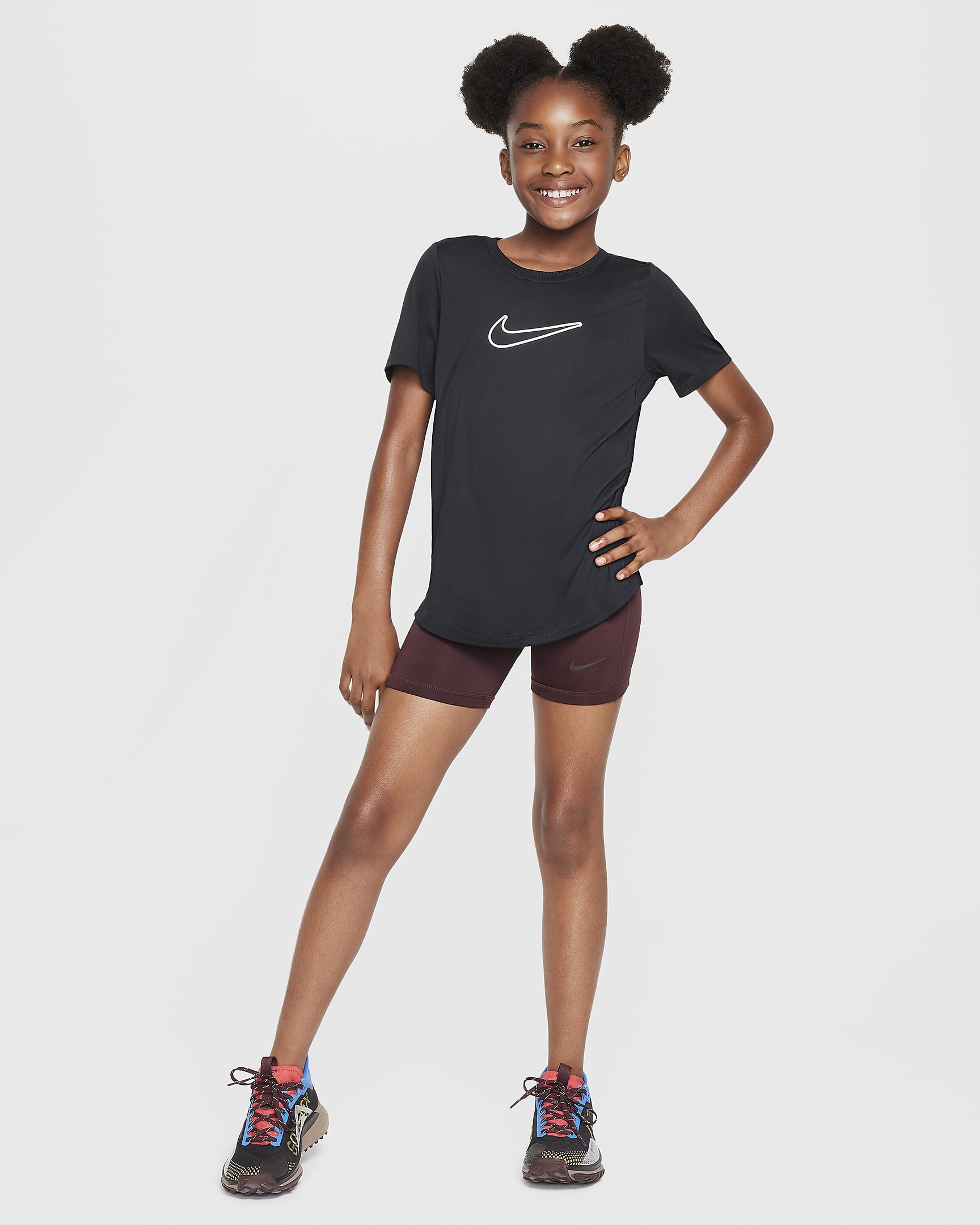 Nike One Fitted Older Kids' (Girls') Dri-FIT Short-Sleeve Top - Black/White