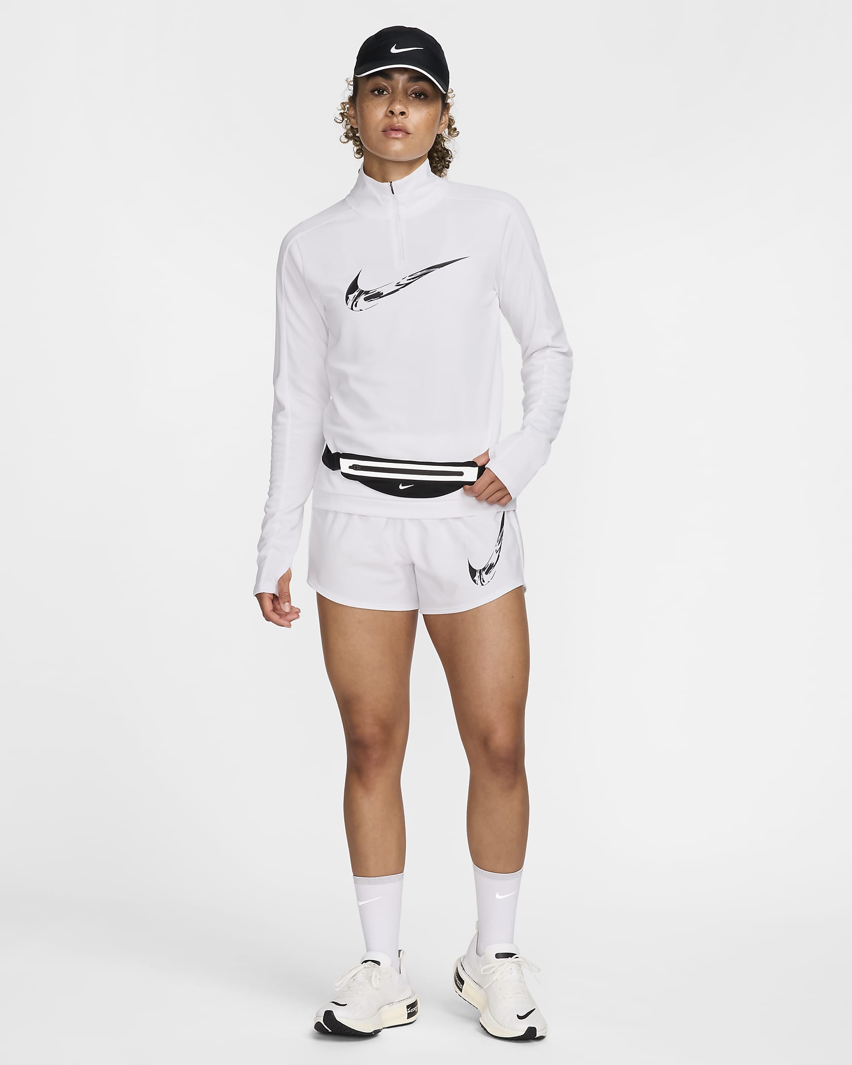 Mellanlager för löpning Nike Swoosh Dri-FIT med dragkedja i kvartslängd för kvinnor - Vit/Svart