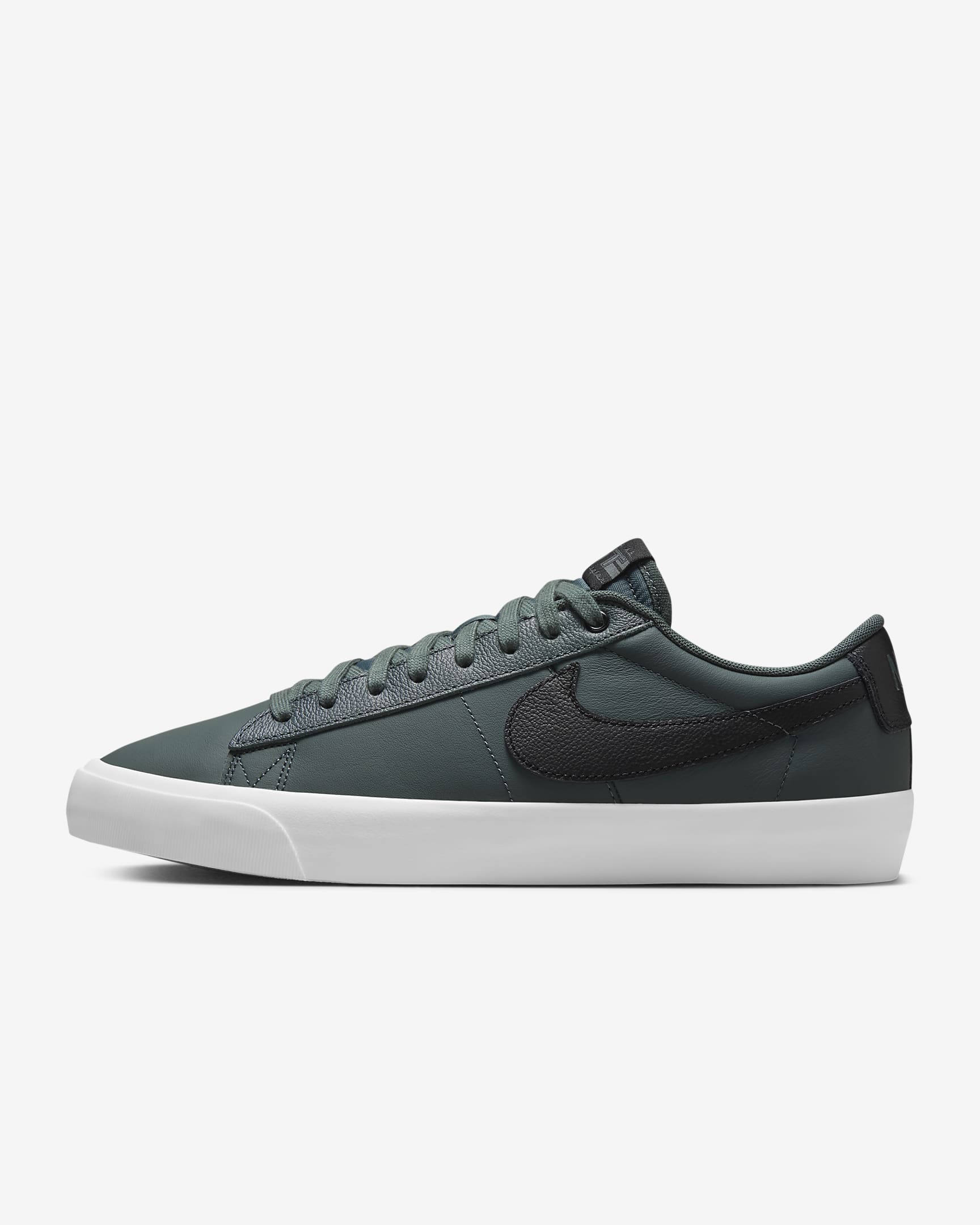 Chaussure Nike SB Blazer Low Pro GT pour homme - Vintage Green/Vintage Green/Summit White/Noir