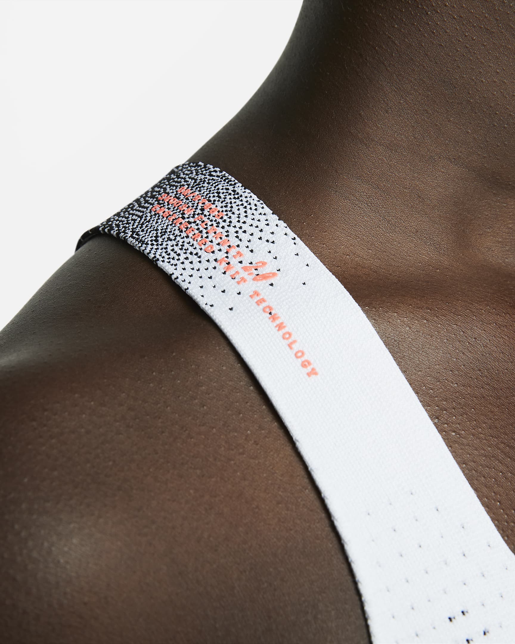 Brassière de sport non rembourrée à maintien supérieur Nike Swoosh Flyknit pour femme - Noir/Blanc/Bright Crimson