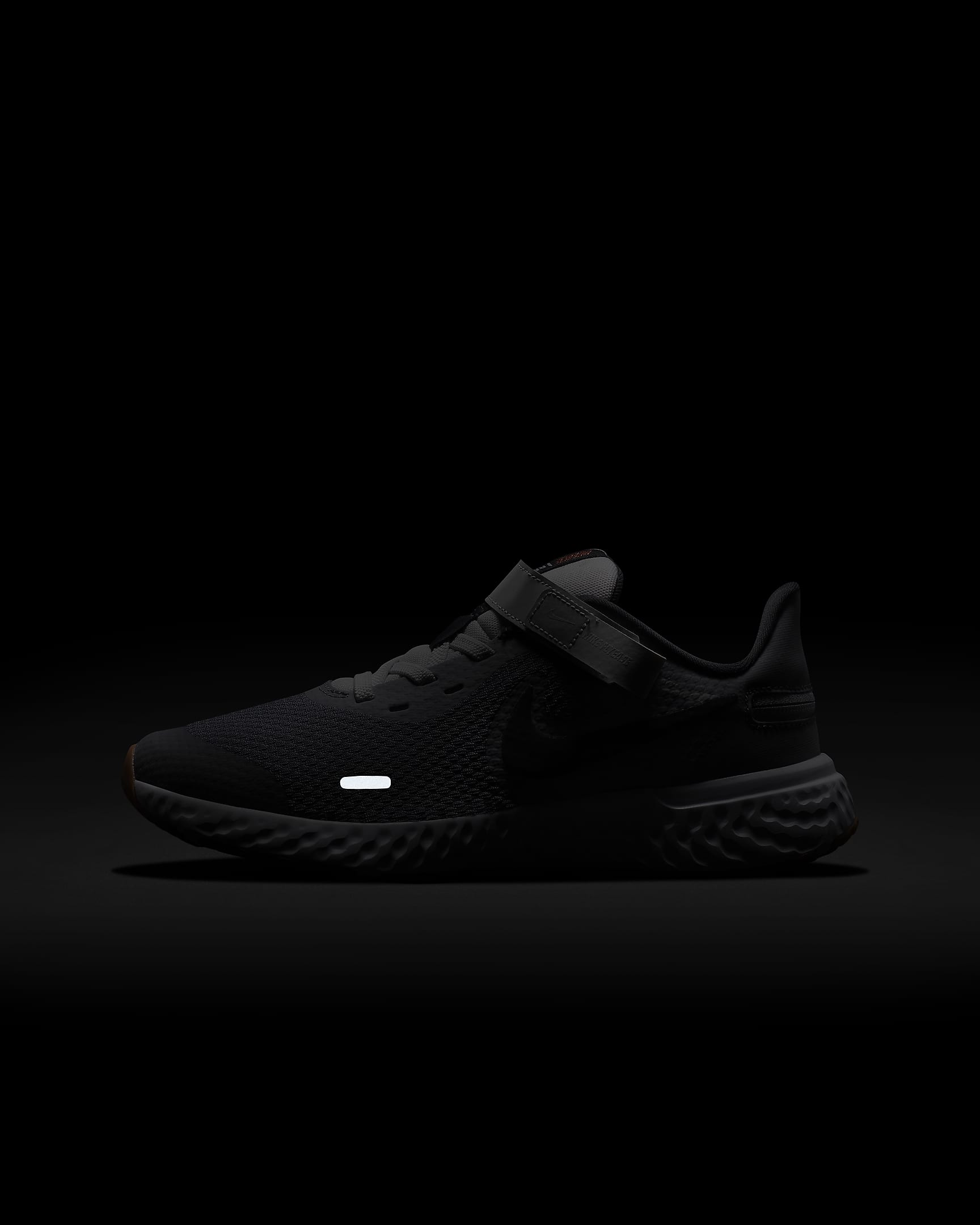 Nike Revolution 5 FlyEase Older Kids' Running Shoes (Wide). Nike CA