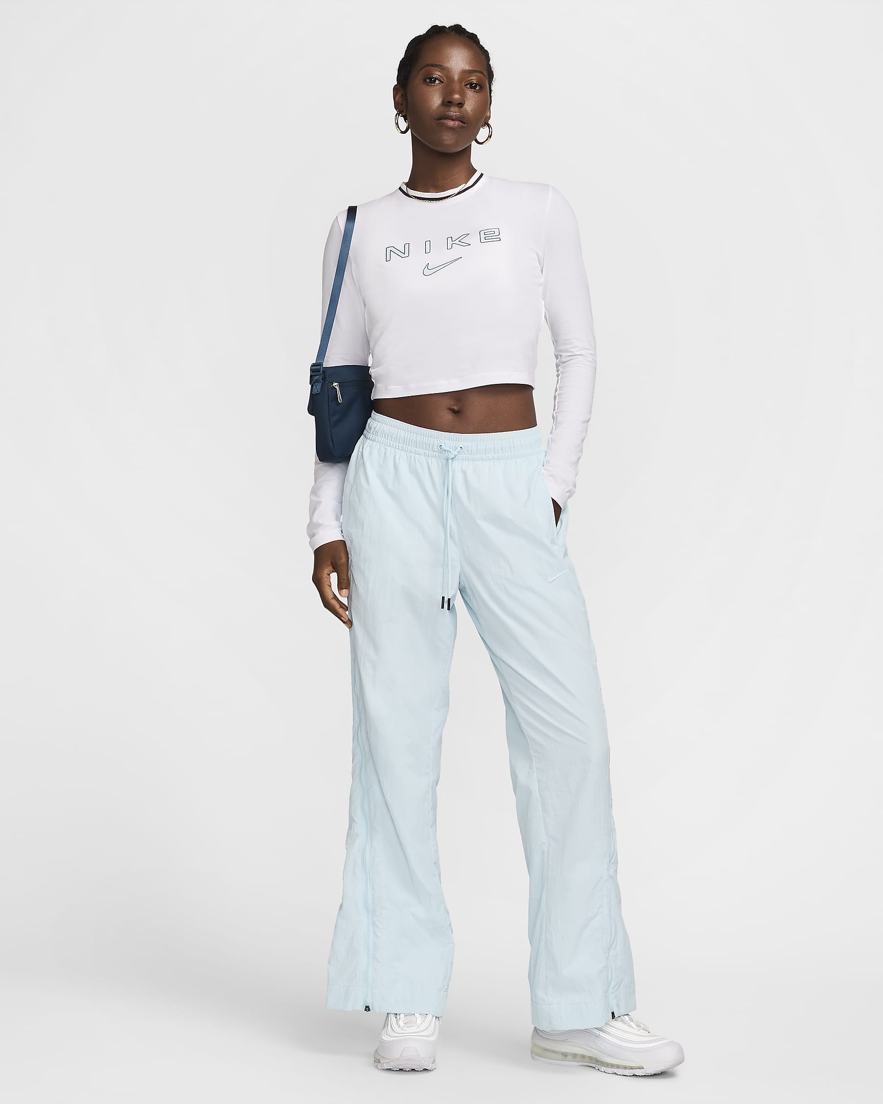 Nike Sportswear Chill Knit Women's Slim LongSleeve Cropped Graphic Tee