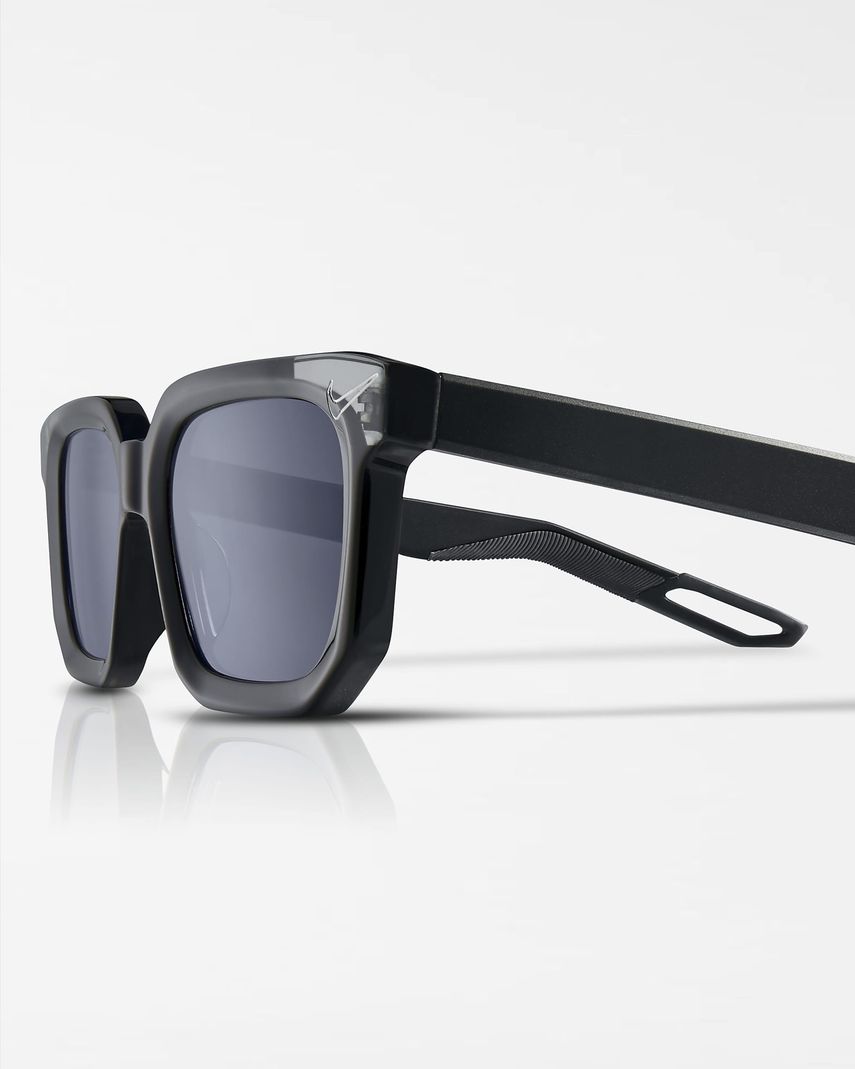 Nike NV02 Sunglasses - Black/White