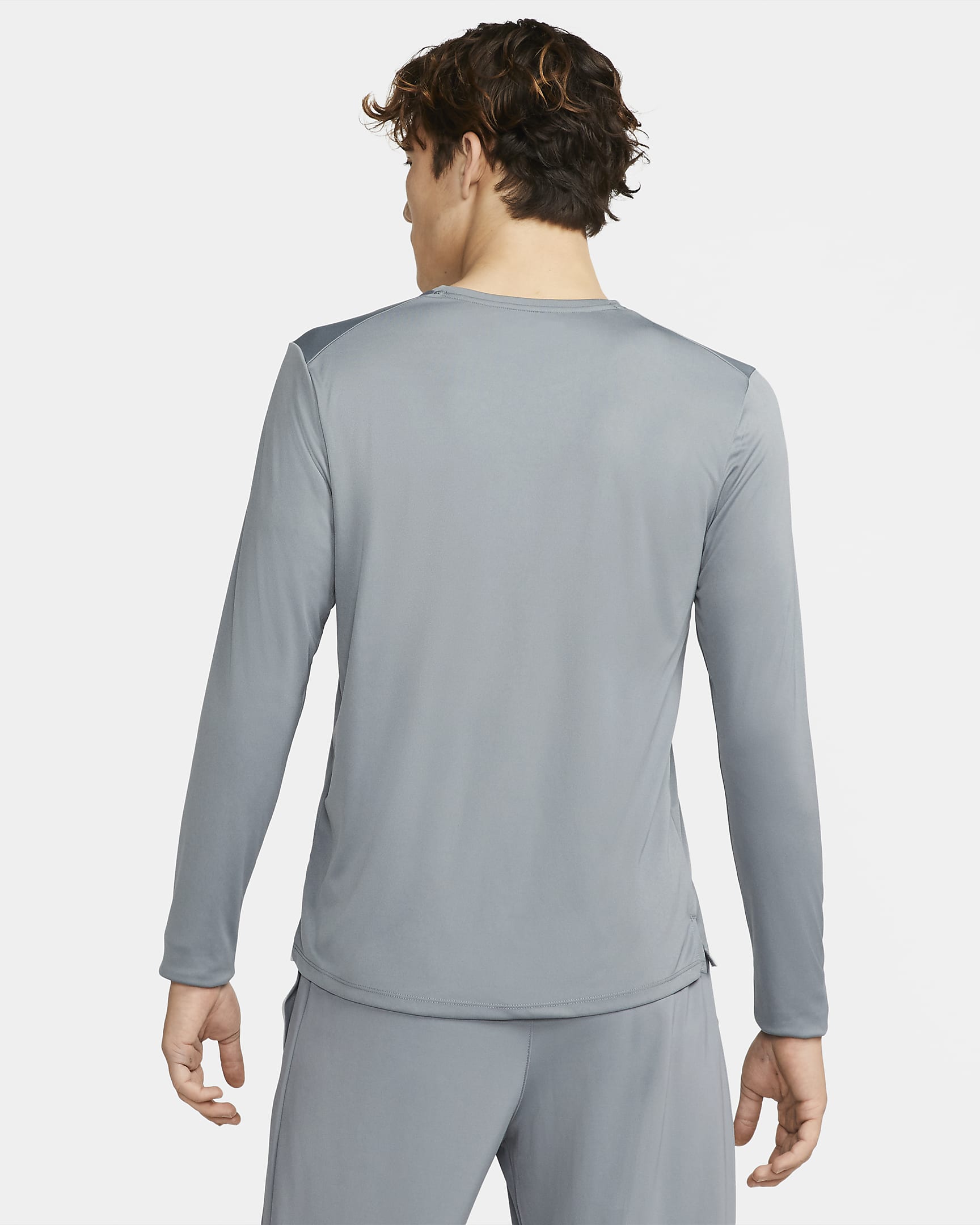 Nike Dri-FIT Miler Men's Long-Sleeve Running Top. Nike VN