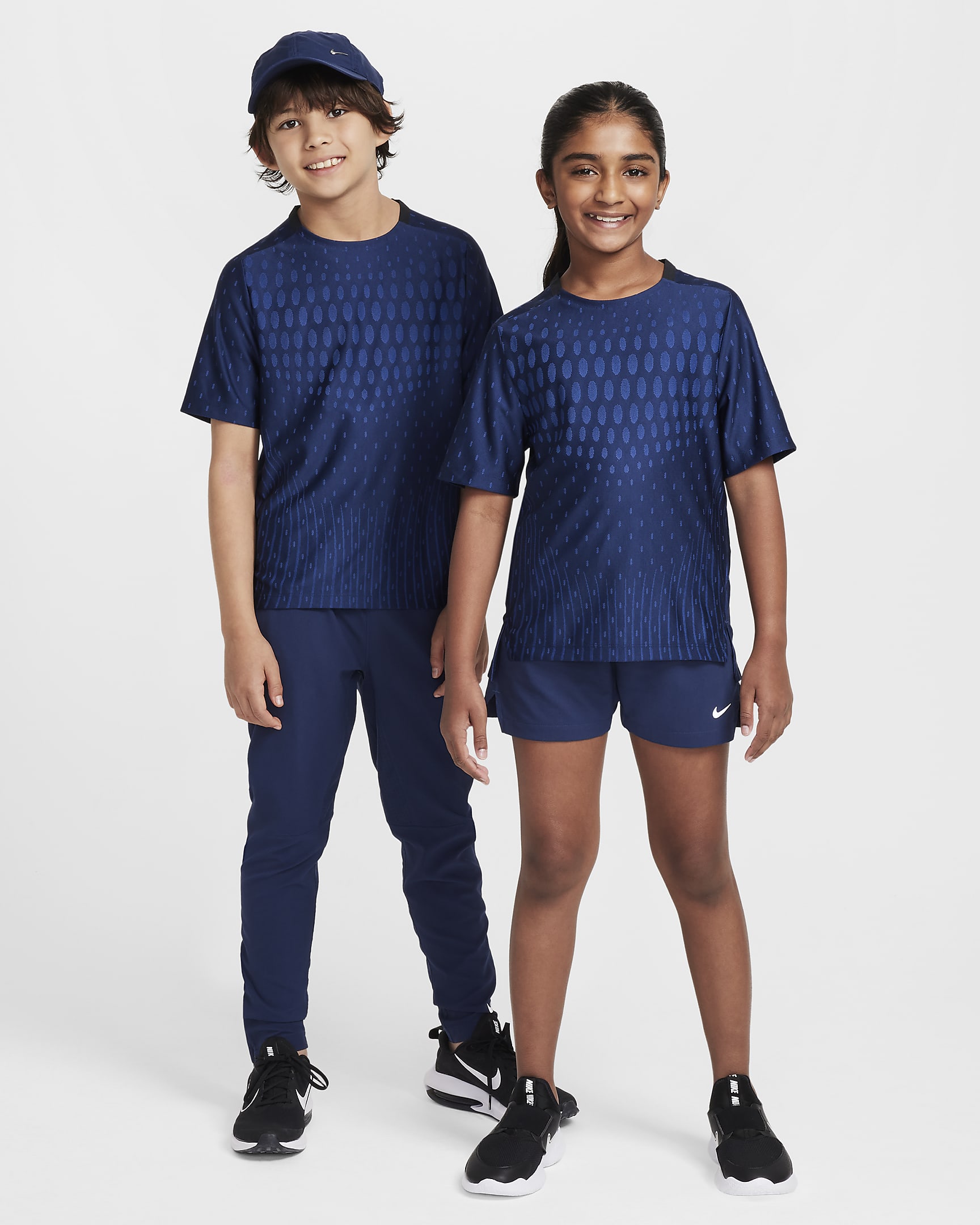 Nike Multi Tech Older Kids' (Boys') Dri-FIT ADV Training Top - Midnight Navy/Game Royal/Black