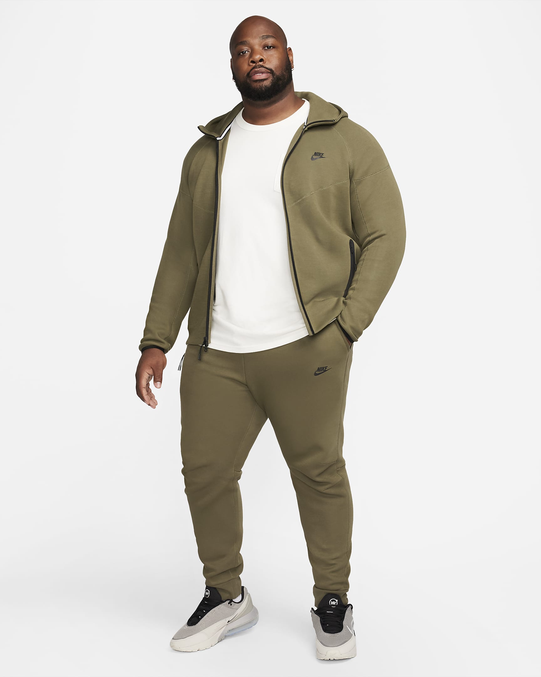 Nike Sportswear Tech Fleece Windrunner hettejakke til herre - Medium Olive/Svart