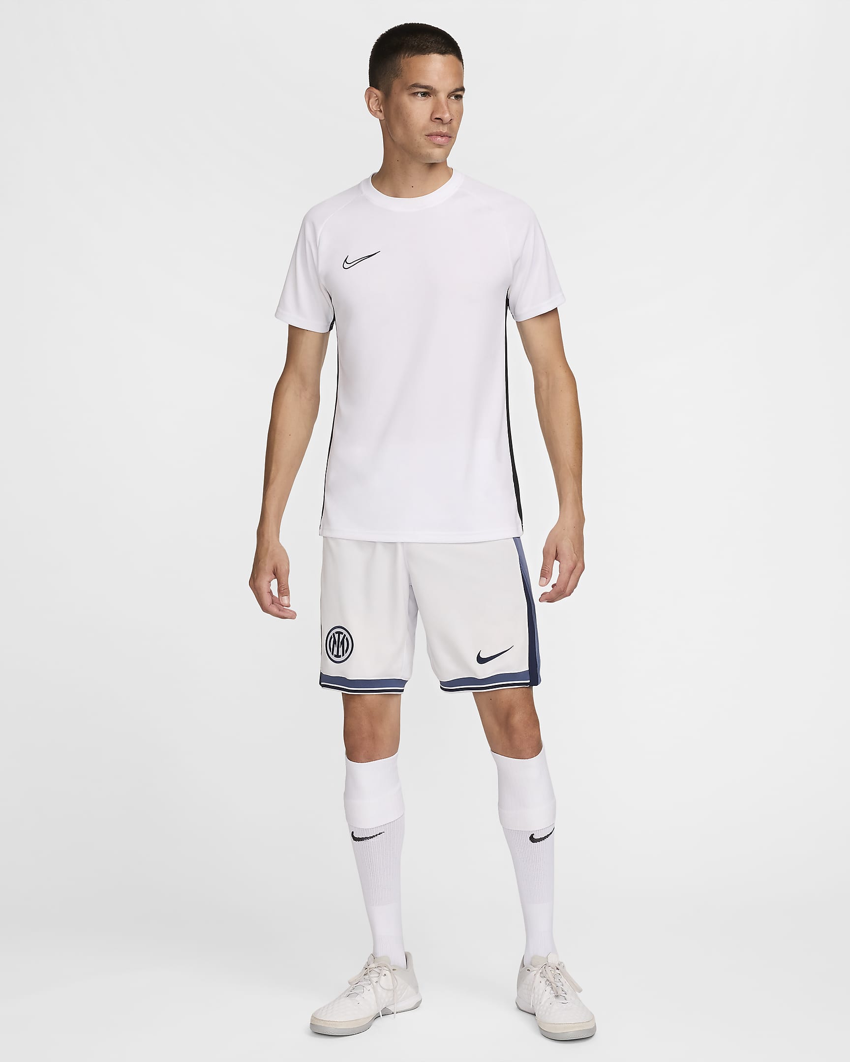 Calções de futebol de réplica Nike Dri-FIT do equipamento alternativo Stadium Inter de Milão 2024/25 para homem - Branco Summit/Iris Whisper/Midnight Navy