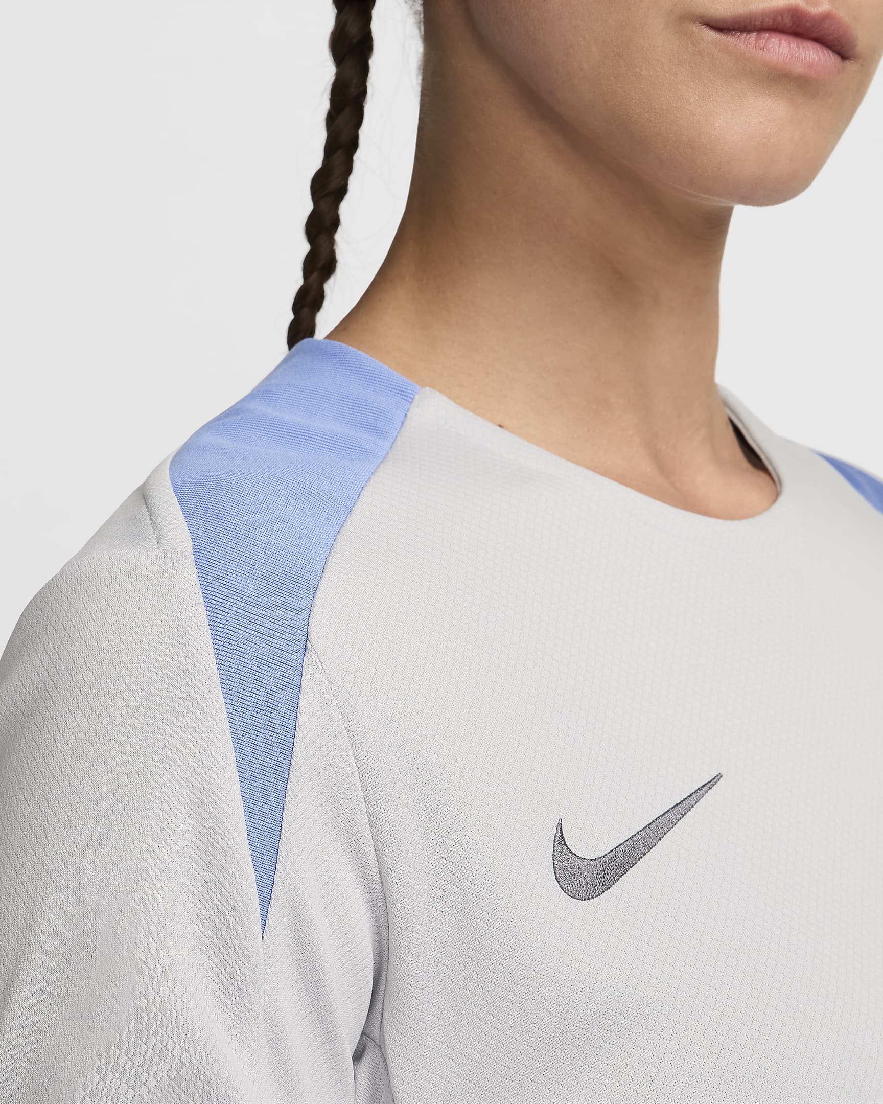 Tottenham Hotspur Strike Nike Dri-FIT Kısa Kollu Örgü Kadın Futbol Üstü - Grey Fog/Polar/Koyu Gri