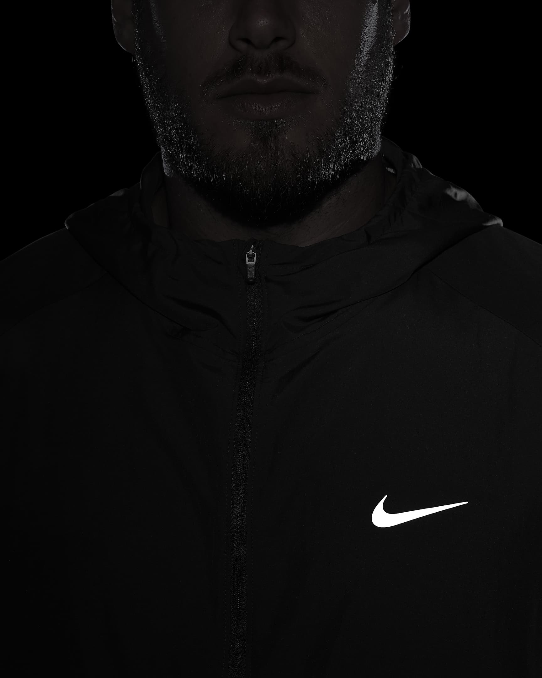 Nike Miler Men's Repel Running Jacket. Nike SE