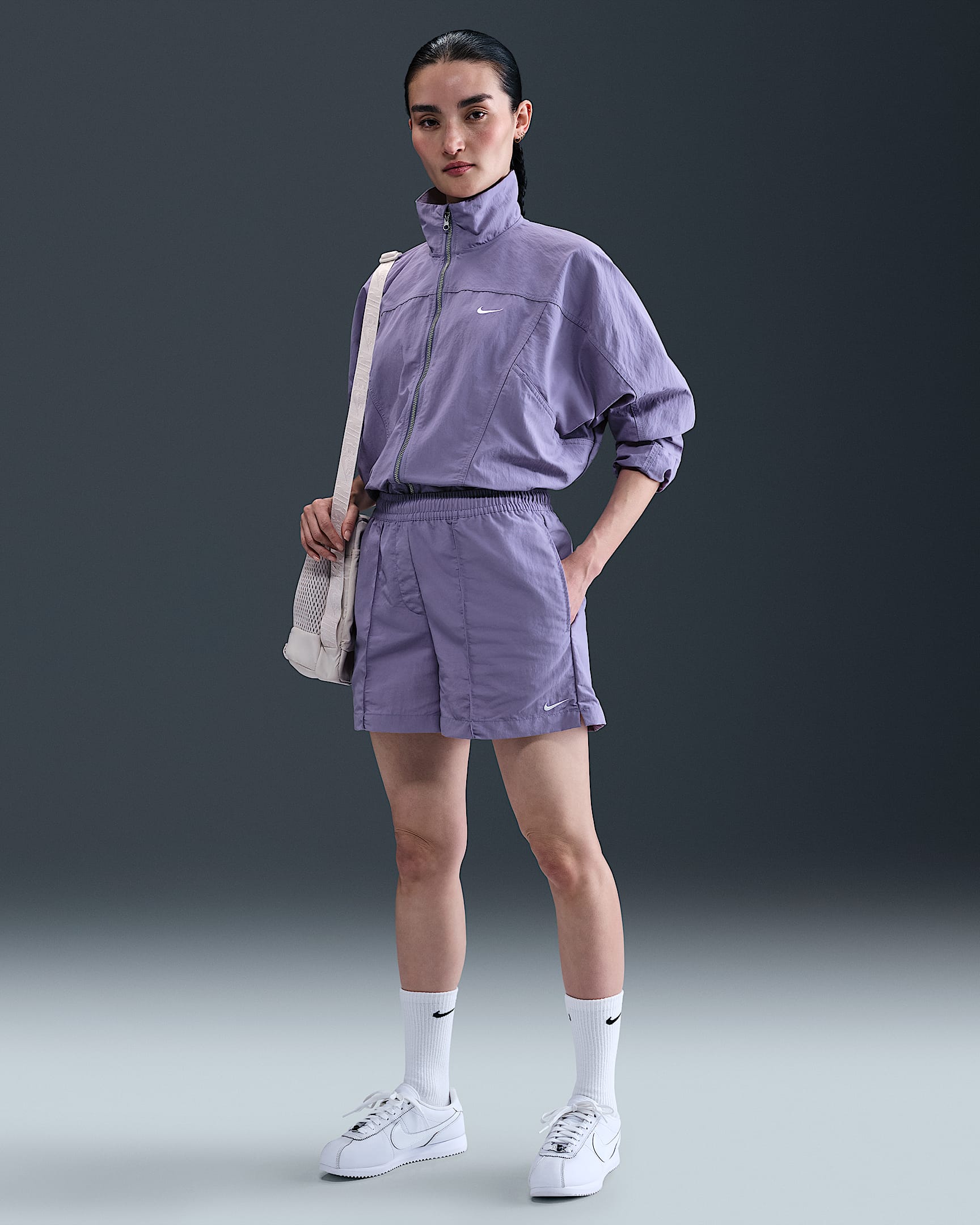 กางเกงขาสั้น 5 นิ้วเอวปานกลางผู้หญิง Nike Sportswear Everything Wovens - Dusty Amethyst/ขาว