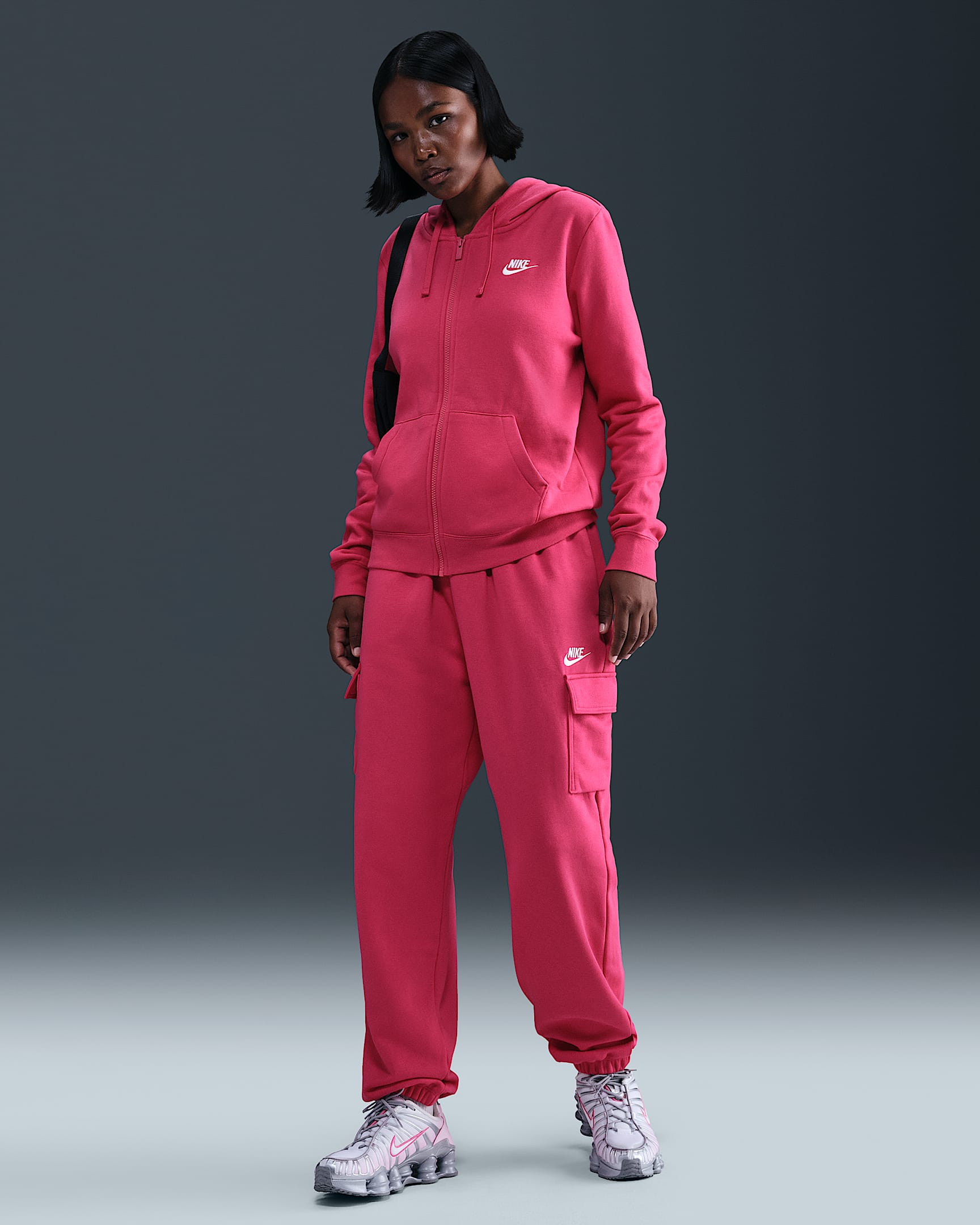 Nike Sportswear Club Fleece Women's Mid-Rise Oversized Cargo Sweatpants - Rush Pink/White
