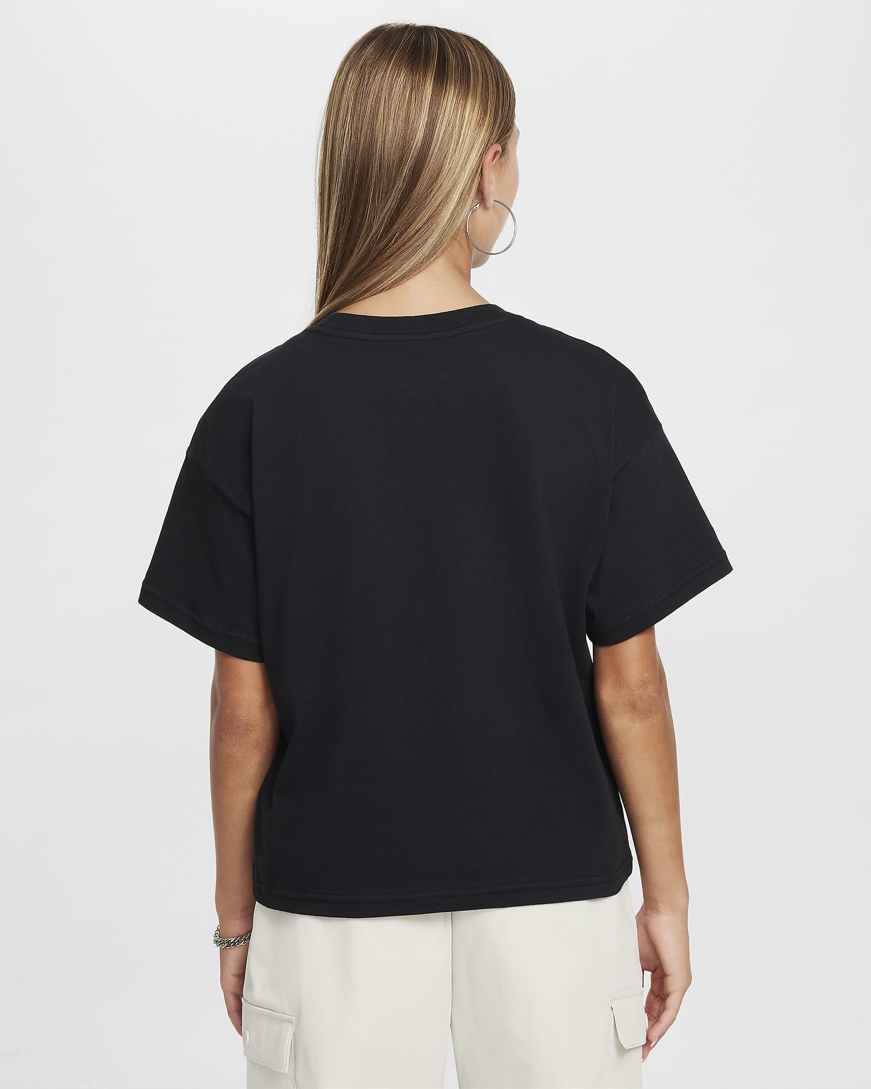 Nike Sportswear Essential T-shirt voor meisjes - Zwart